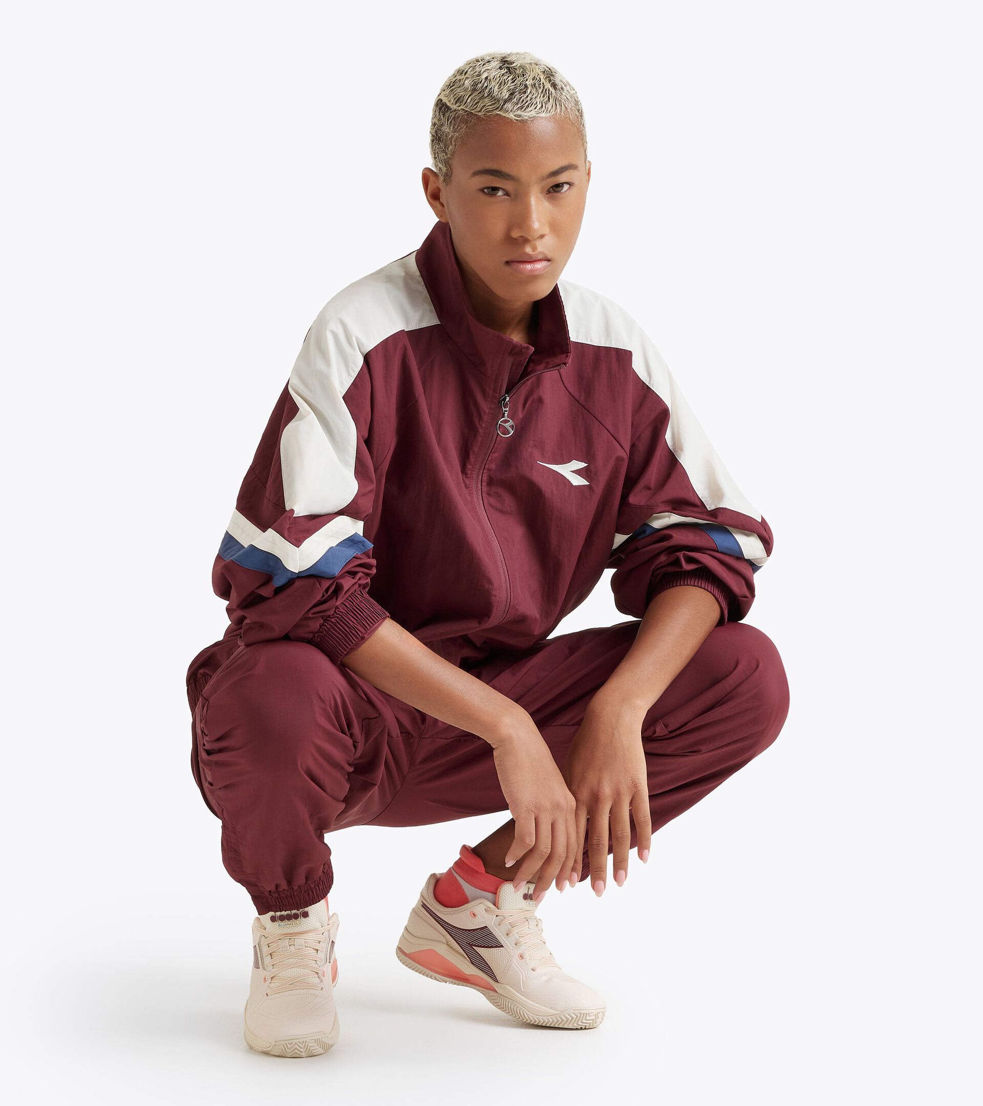 Surv&ecirc;tement de tennis en taslan - Comp&eacute;tition - Pour tous les genres U. TRACK PANTS MATCH ROUGE BANDEROLE - Diadora