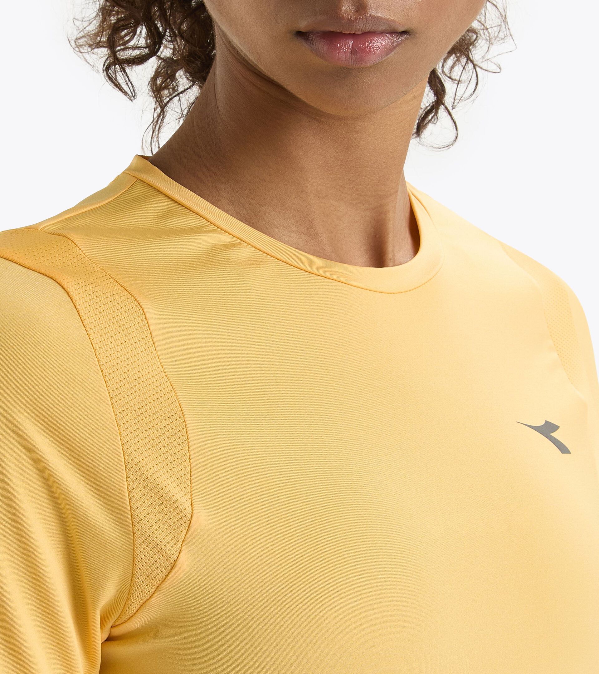 Camiseta de running - Mujer L. SS T-SHIRT TECH RUN CREW AMARILLO CALENDULA CLARO - Diadora