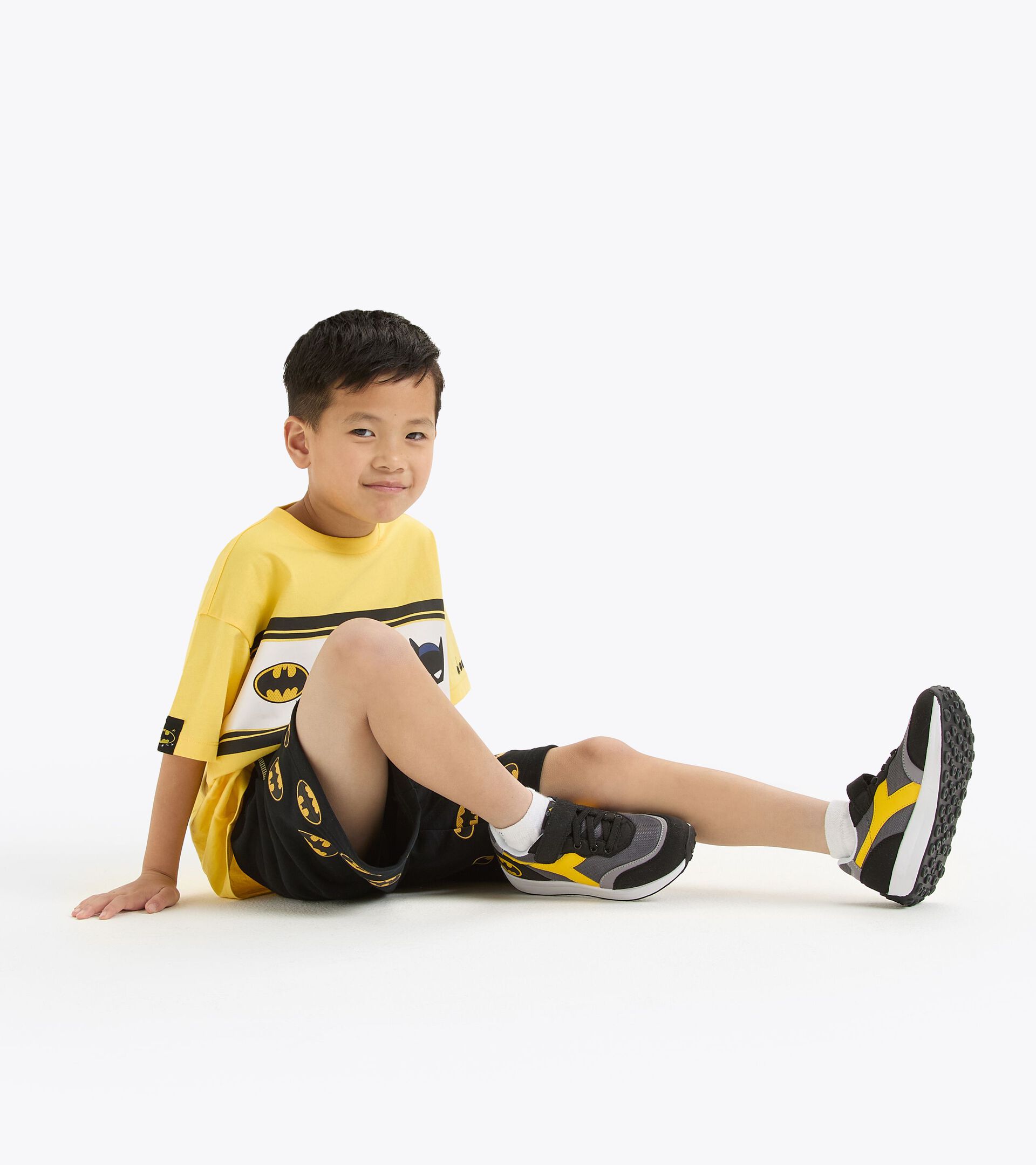 Superheroes bermuda shorts - Kids 
 JU.BERMUDA SUPERHEROES BLACK - Diadora