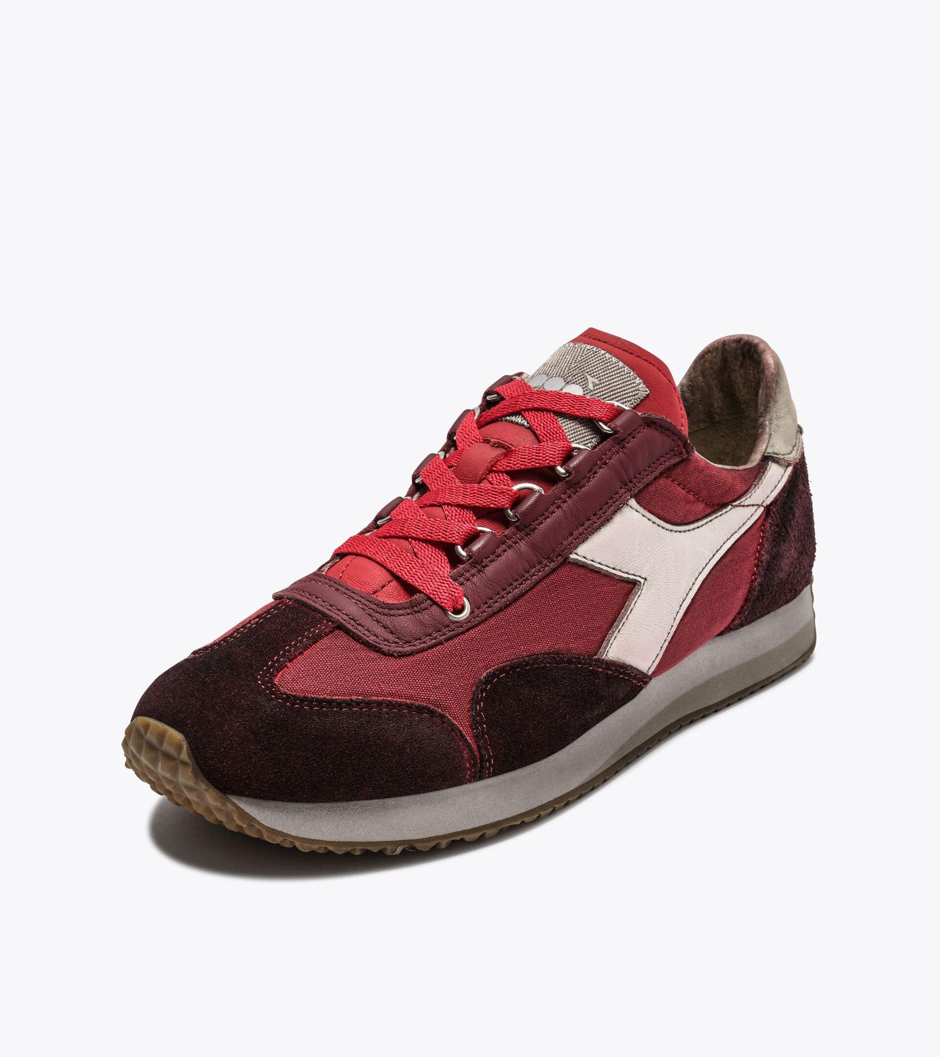 Zapatilla Heritage de ca&ntilde;a baja - Para todos los g&eacute;neros
 EQUIPE DIRTY SW EVO HORNEADO MANZANA - Diadora