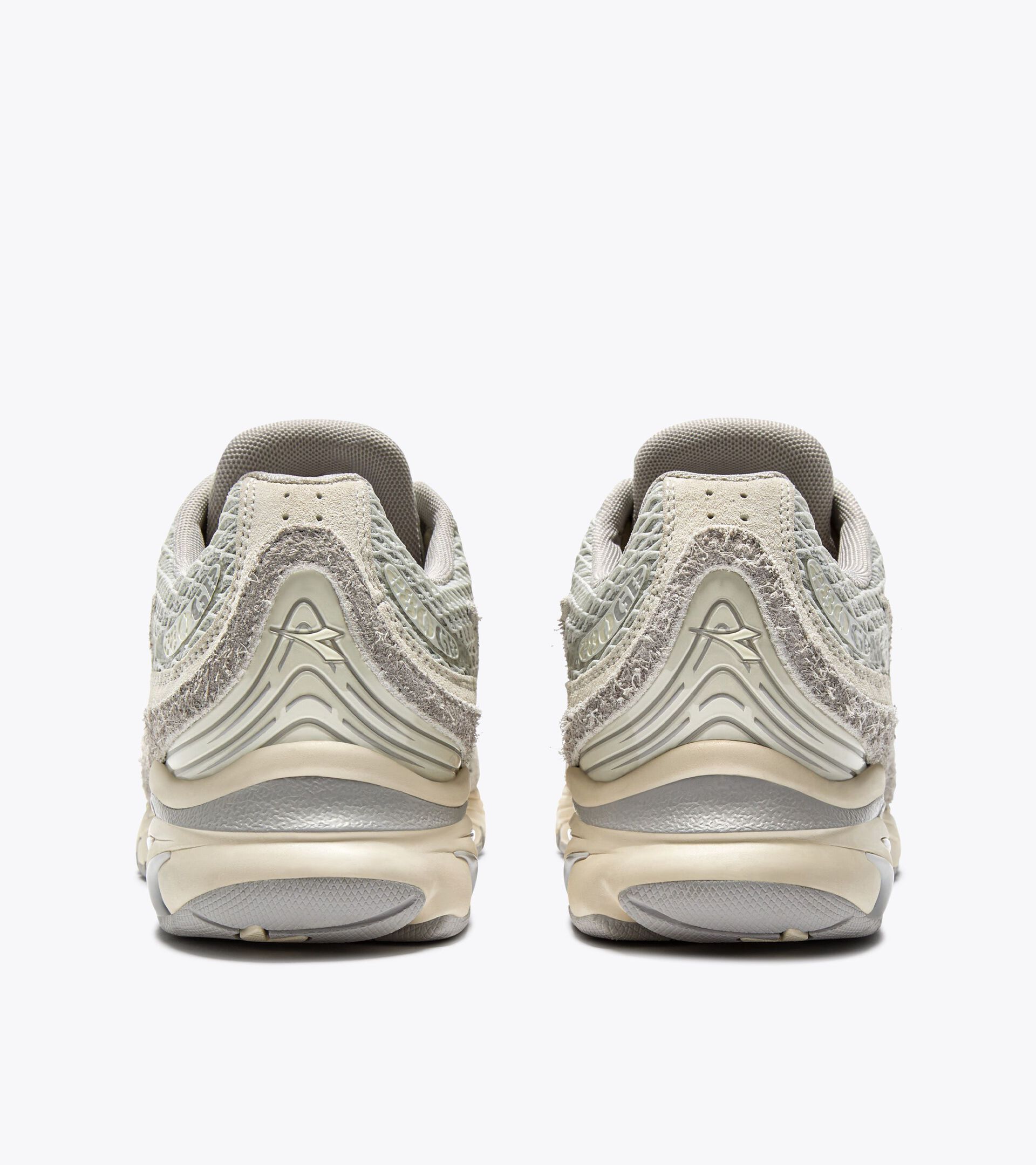 2000s-inspired sports sneakers - All-gender
MYTHOS PROPULSION 280 BACCA GREY ALASKA - Diadora