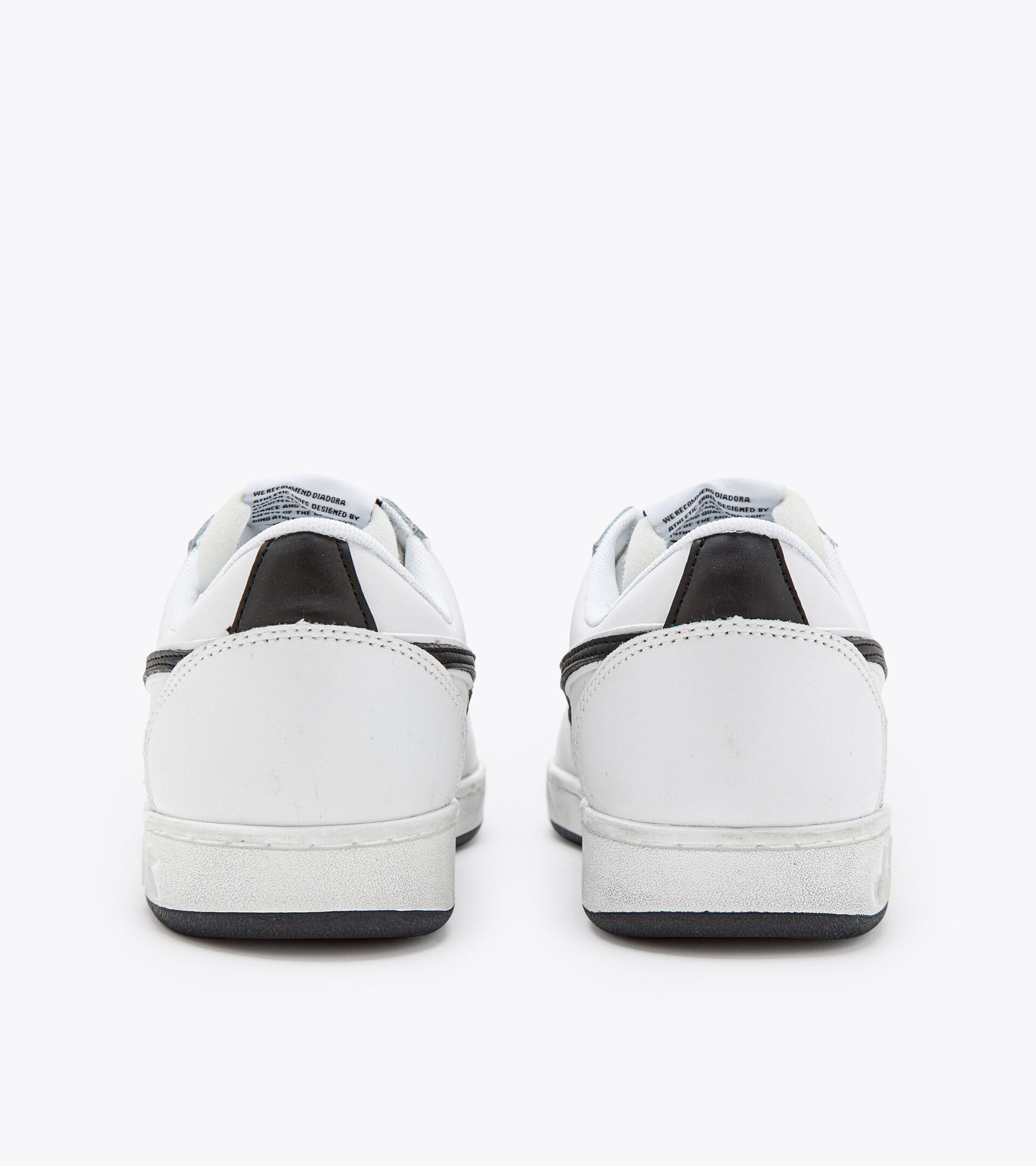 Sporty sneakers - All-Gender MAGIC BASKET LOW ICONA WHITE/WHITE/BLACK - Diadora