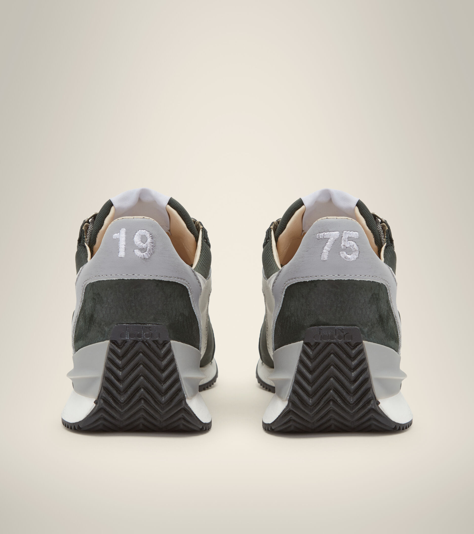 Heritage shoes - Unisex EQUIPE MAD NUBUCK SW GREEN RIFLE - Diadora