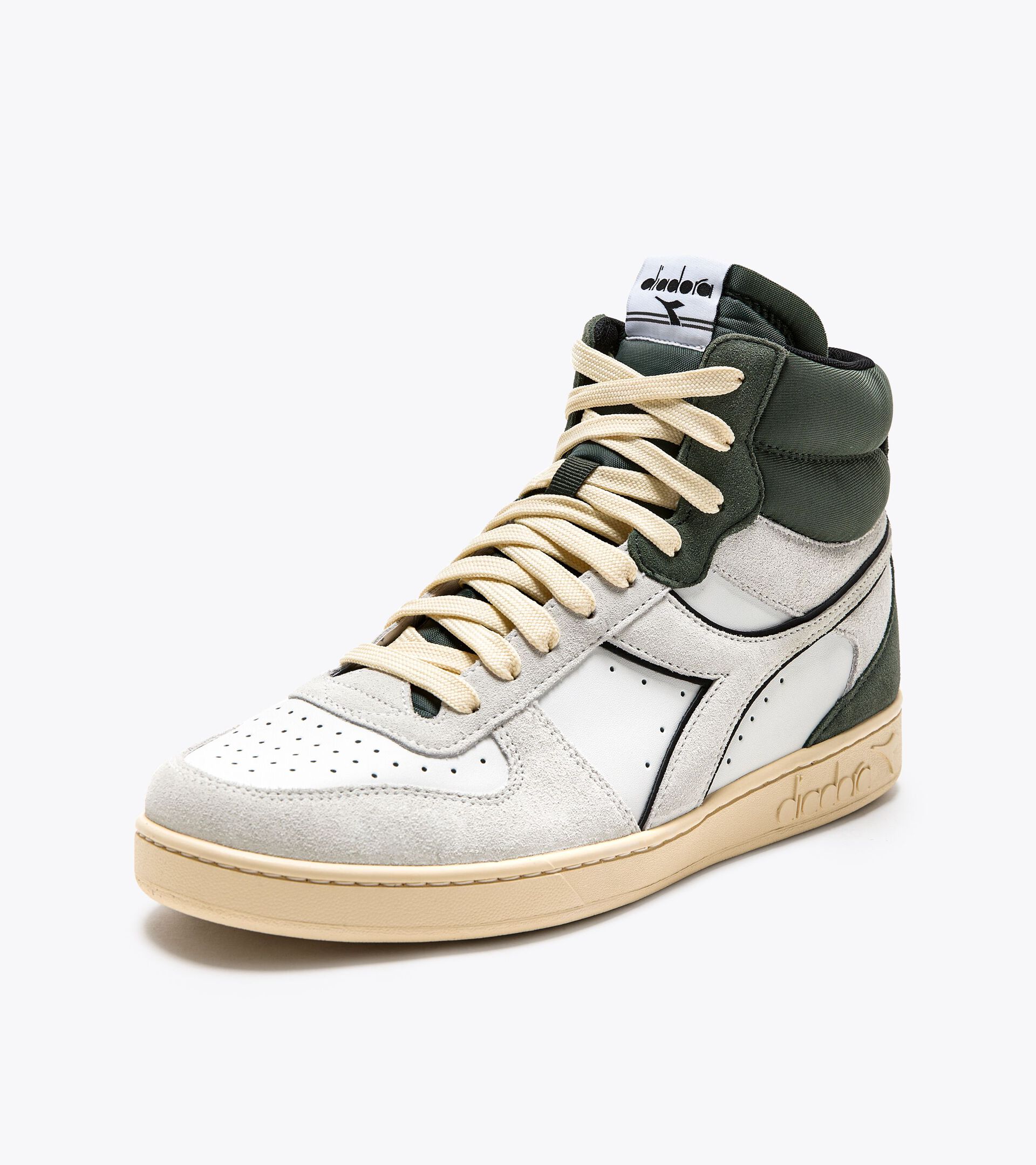 Sporty sneakers - Gender neutral MAGIC BASKET MID SUEDE WHITE/DARK FOREST - Diadora