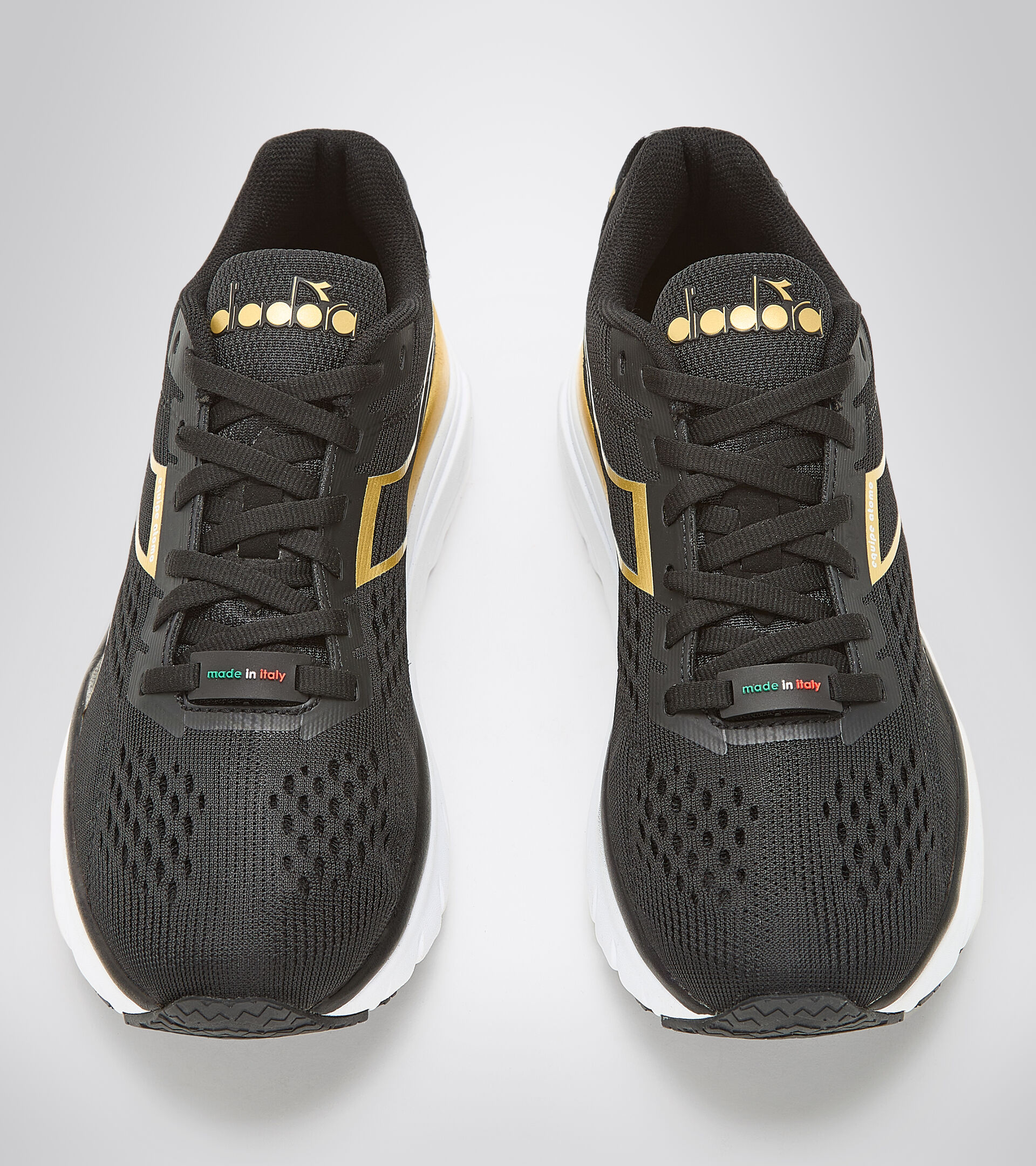 Made in Italy - Running shoes - Women EQUIPE ATOMO W BLACK/GOLD/WHITE - Diadora