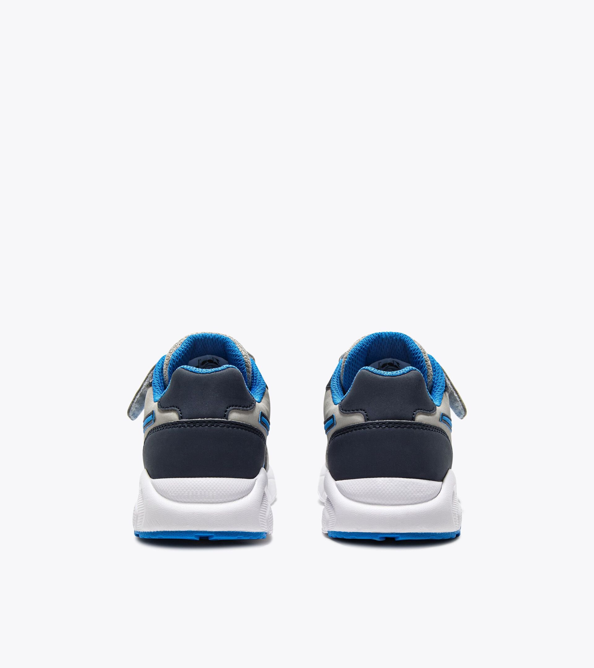 Junior running shoe - All-gender
FALCON 5 SL JR V SILVER DD/PALACE BLUE - Diadora