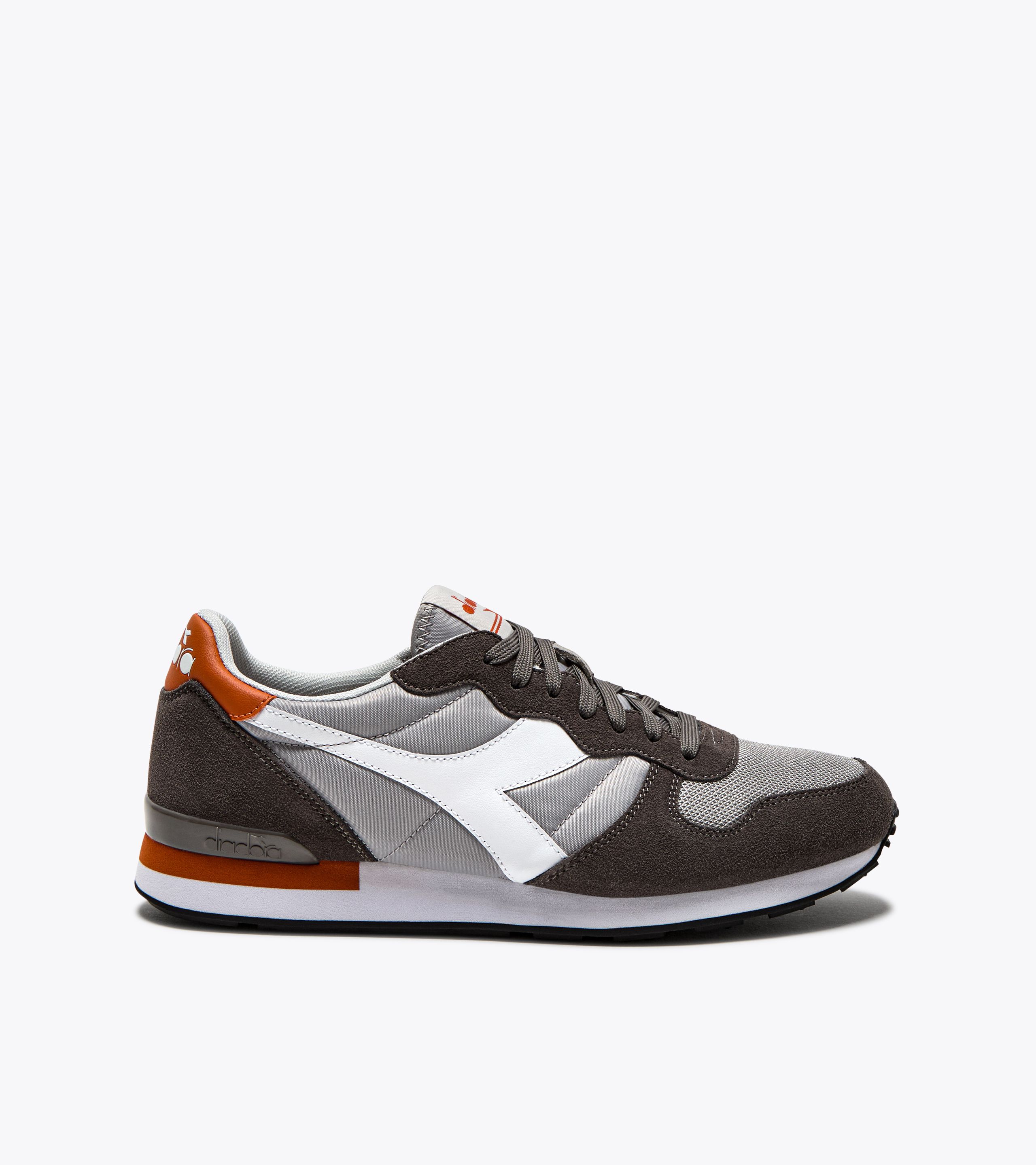Diadora camaro trainers sales