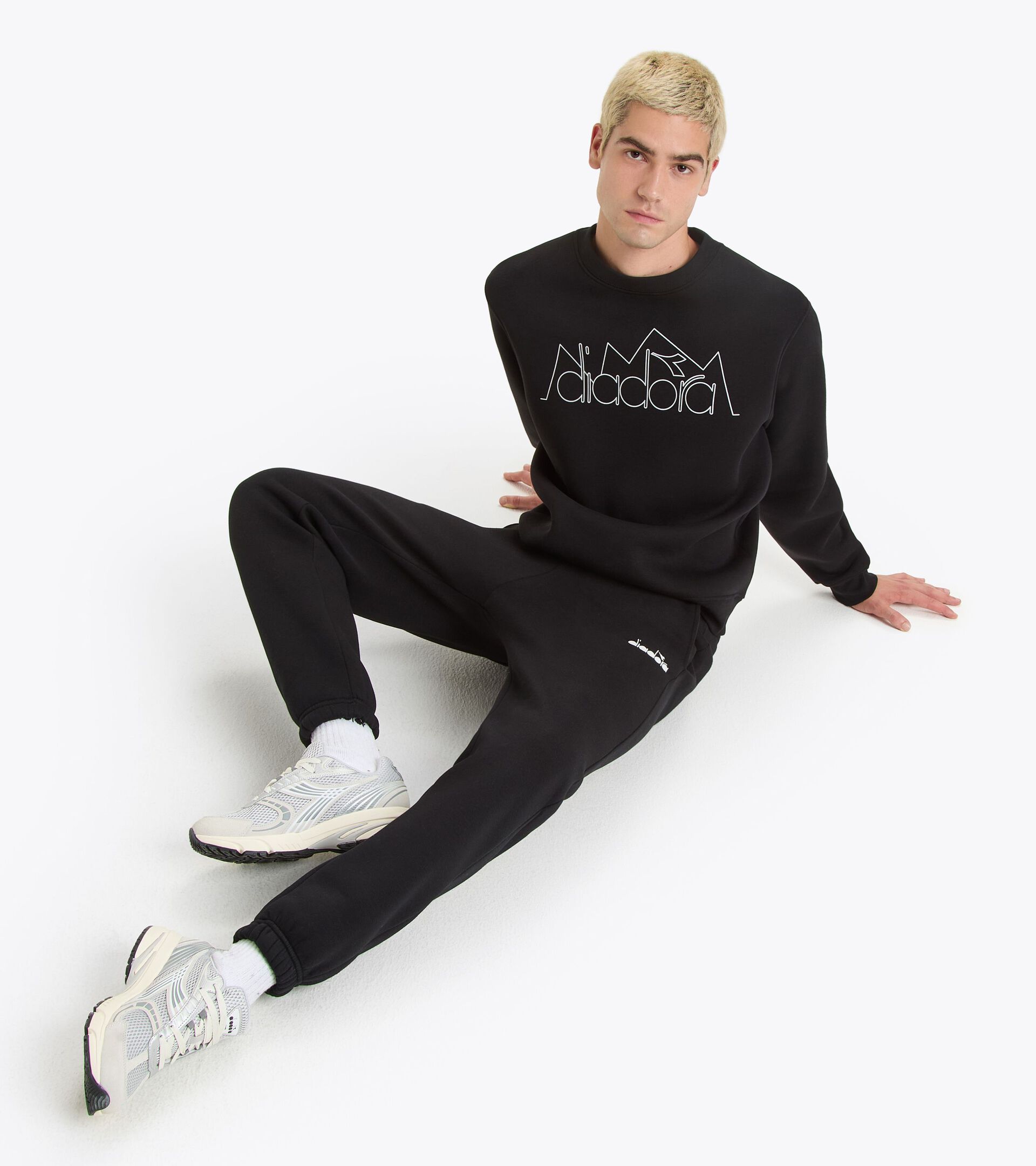 Sweat-shirt de sport - Genre neutre
 SWEATSHIRT CREW ROUTE NOIR - Diadora