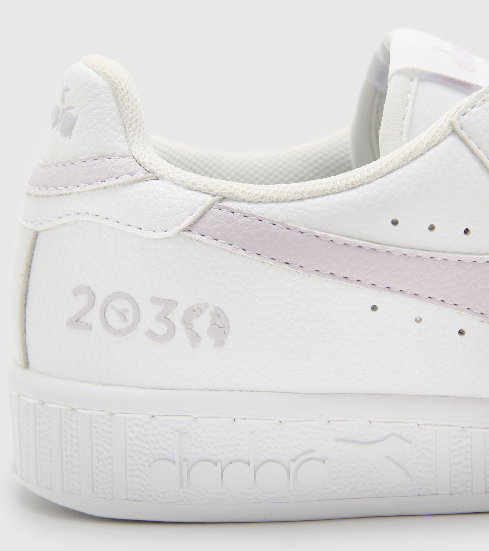 Sportswear shoe - Unisex GAME L LOW 2030 WHITE/LILAC MARBLE - Diadora