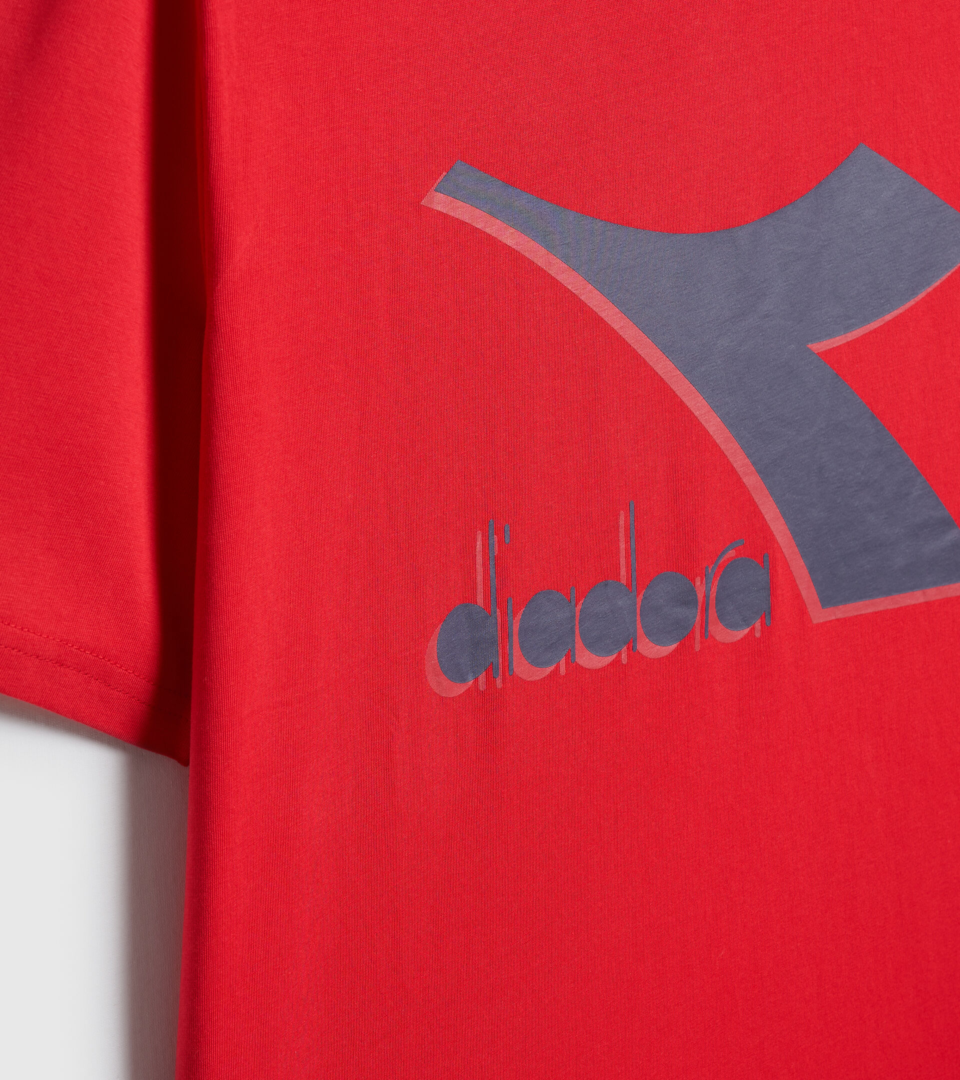 colateral Alfombra Fanático T-SHIRT SS SHIELD Camiseta - Hombre - Tienda en línea Diadora ES