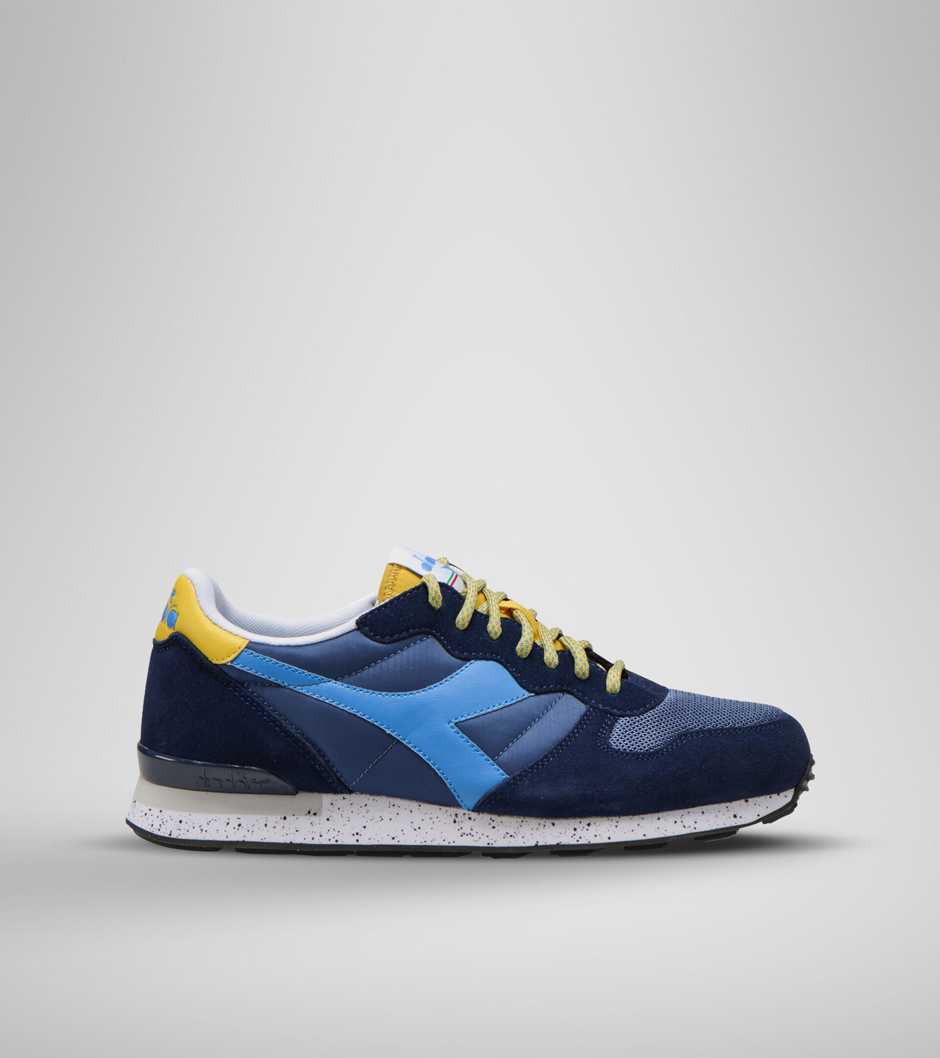 Footwear Sportswear UNISEX CAMARO OUTDOOR ENSIGN BL/AZURE BL/MISTED YLLW Diadora