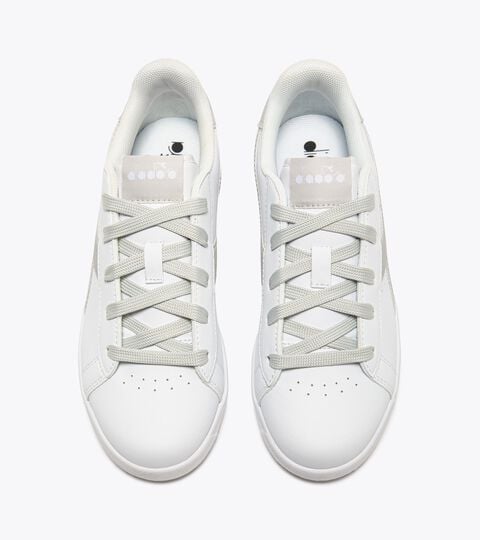 GAME P CAMO GS, BIANCO OTTICO/GRIGIO ROCCIA Chaussures de sport - 8-16 ans - Pour tous les genres
GAME P CAMO GS BIANCO OTTICO/GRIGIO ROCCIA - Diadora