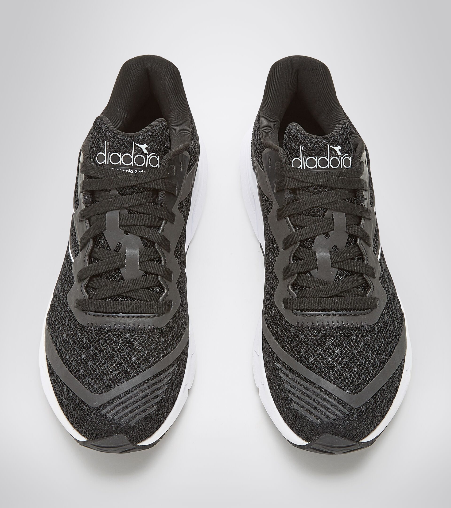 Running shoes - Women MYTHOS BLUSHIELD VOLO 2 GLAM W BLACK/WHITE (C7406) - Diadora