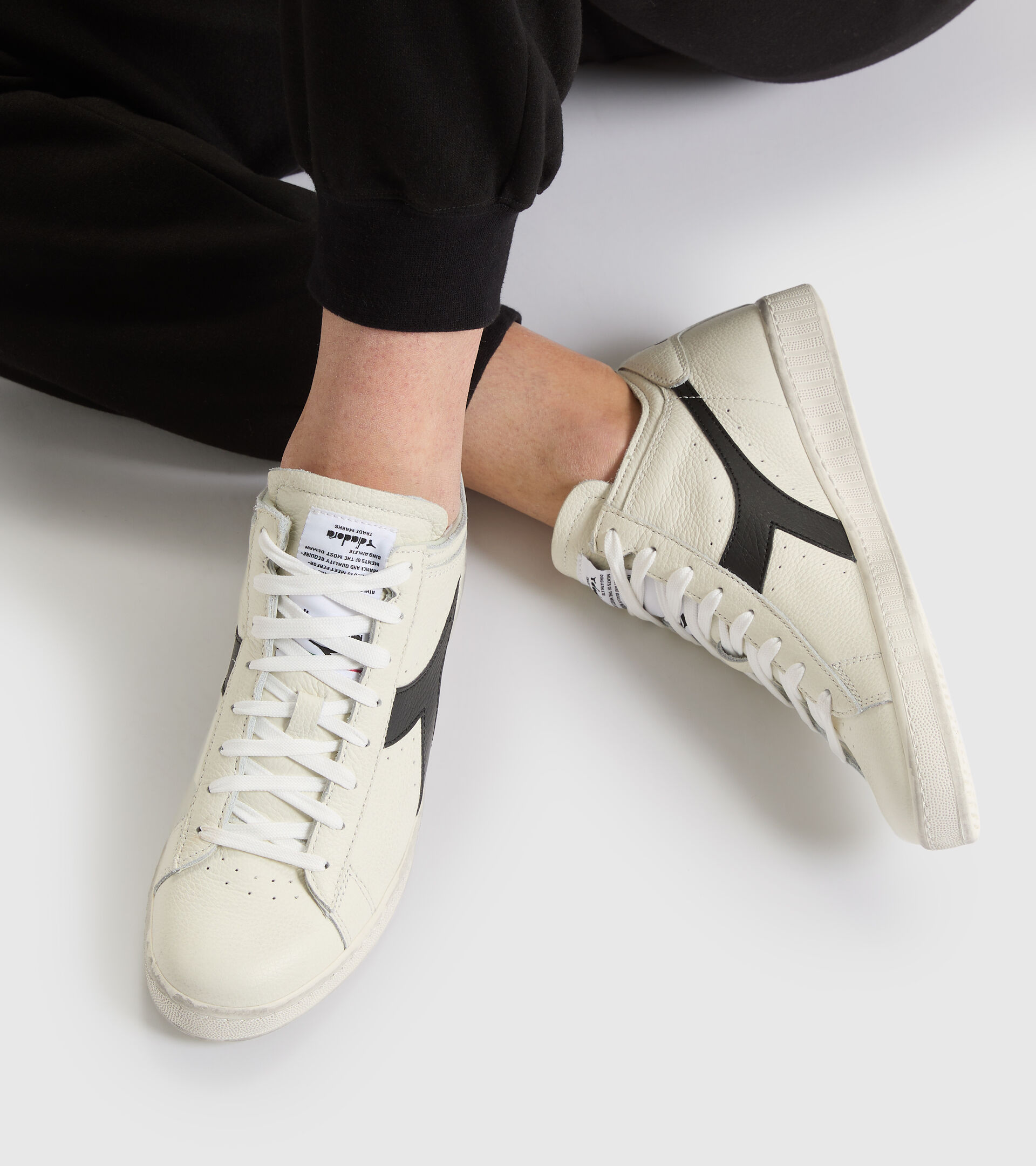 Sports shoes - Unisex GAME L WAXED ROW CUT WHITE/BLACK - Diadora