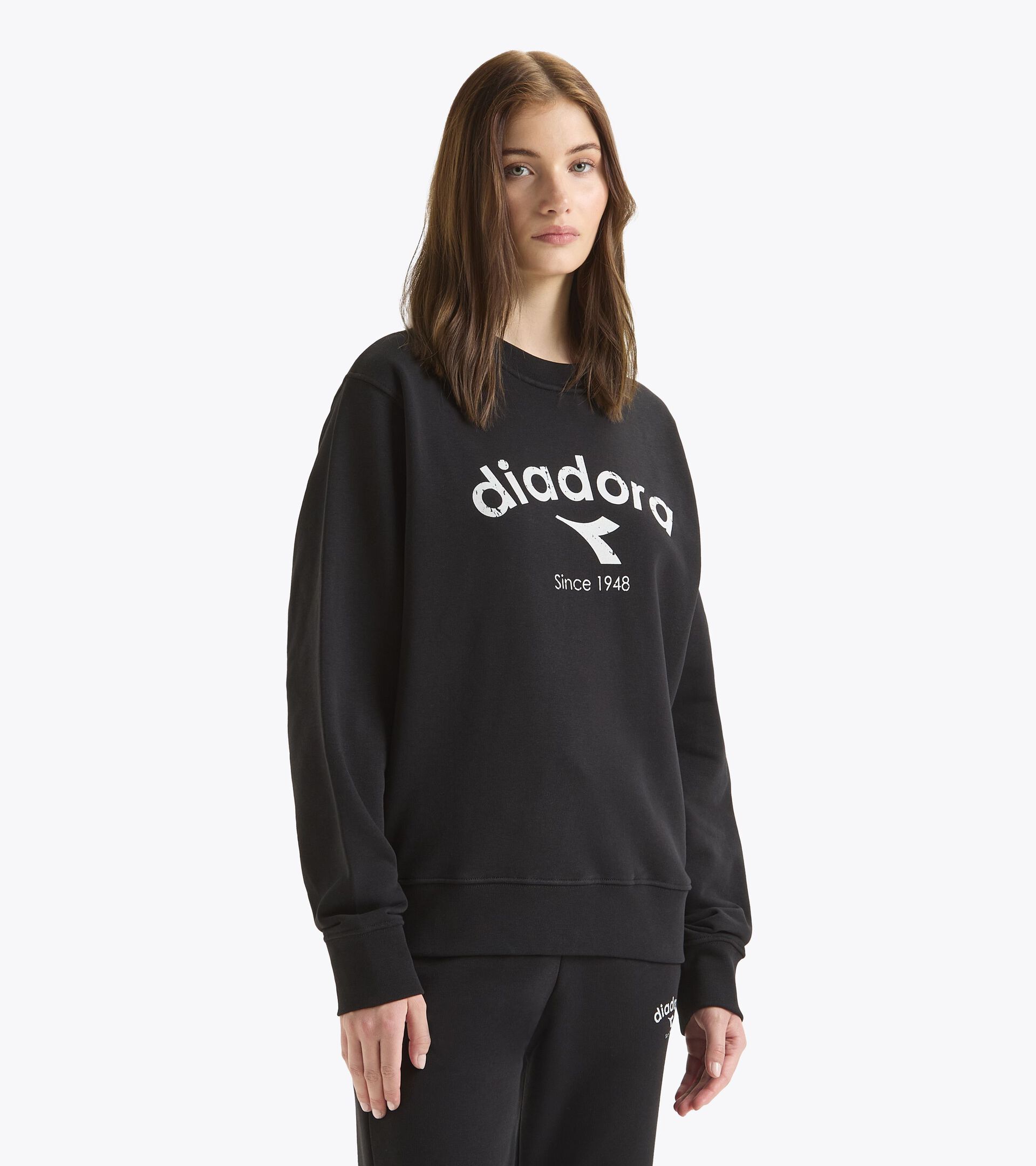 Crewneck sweatshirt - Gender Neutral
 SWEATSHIRT CREW ATHL. LOGO BLACK - Diadora