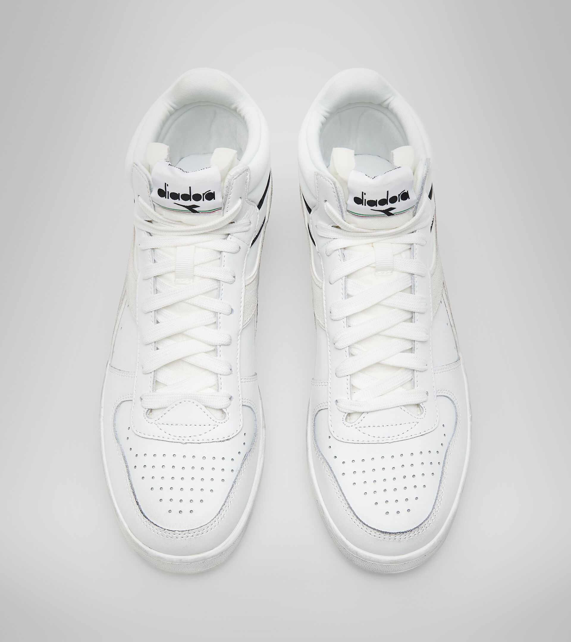 Sports shoe - Unisex MAGIC BASKET DEMI CUT ICONA LEATHER WHITE - Diadora
