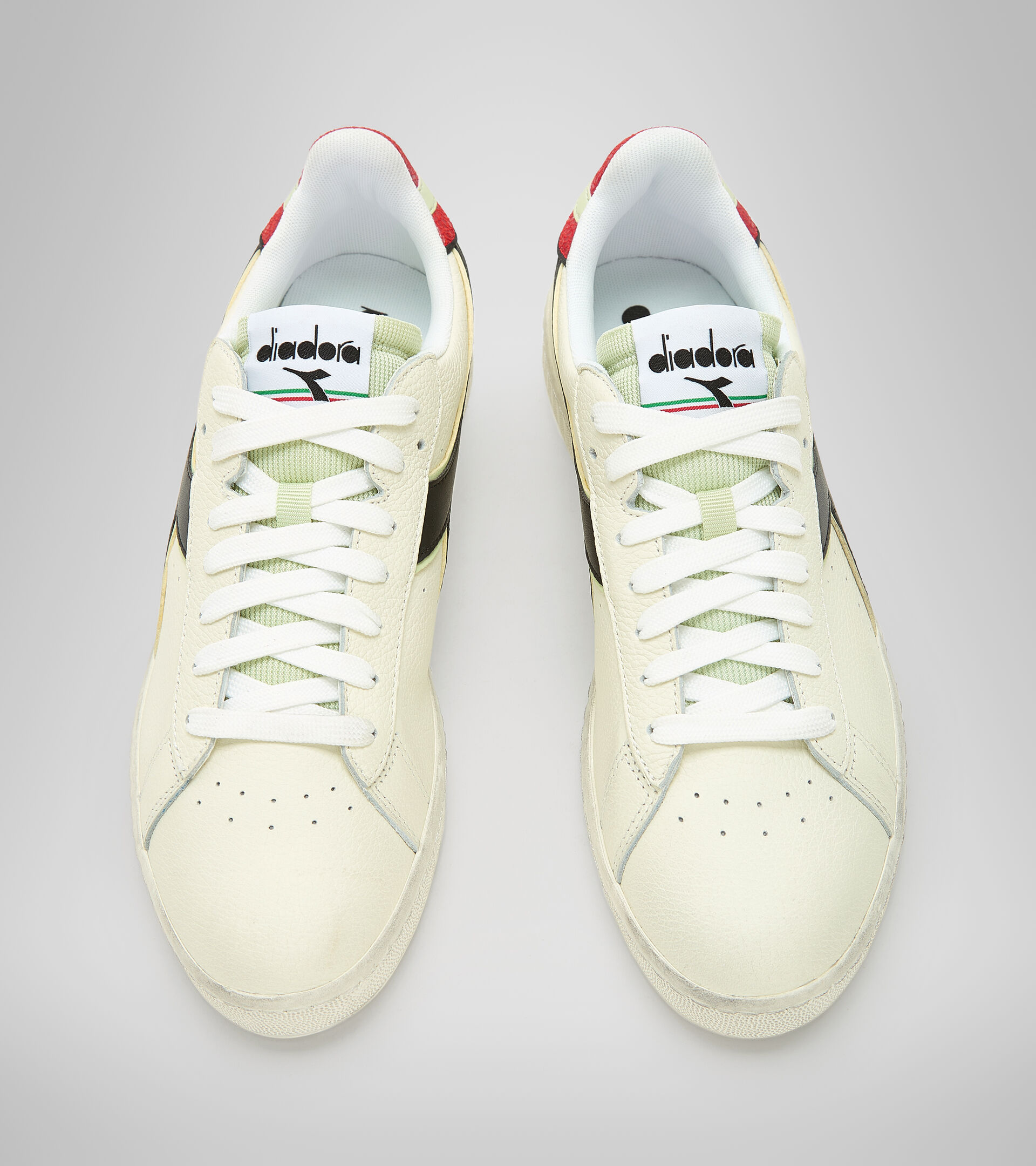 Sports shoe - Unisex GAME L LOW ICONA WHITE/LYCHEE/BLACK - Diadora