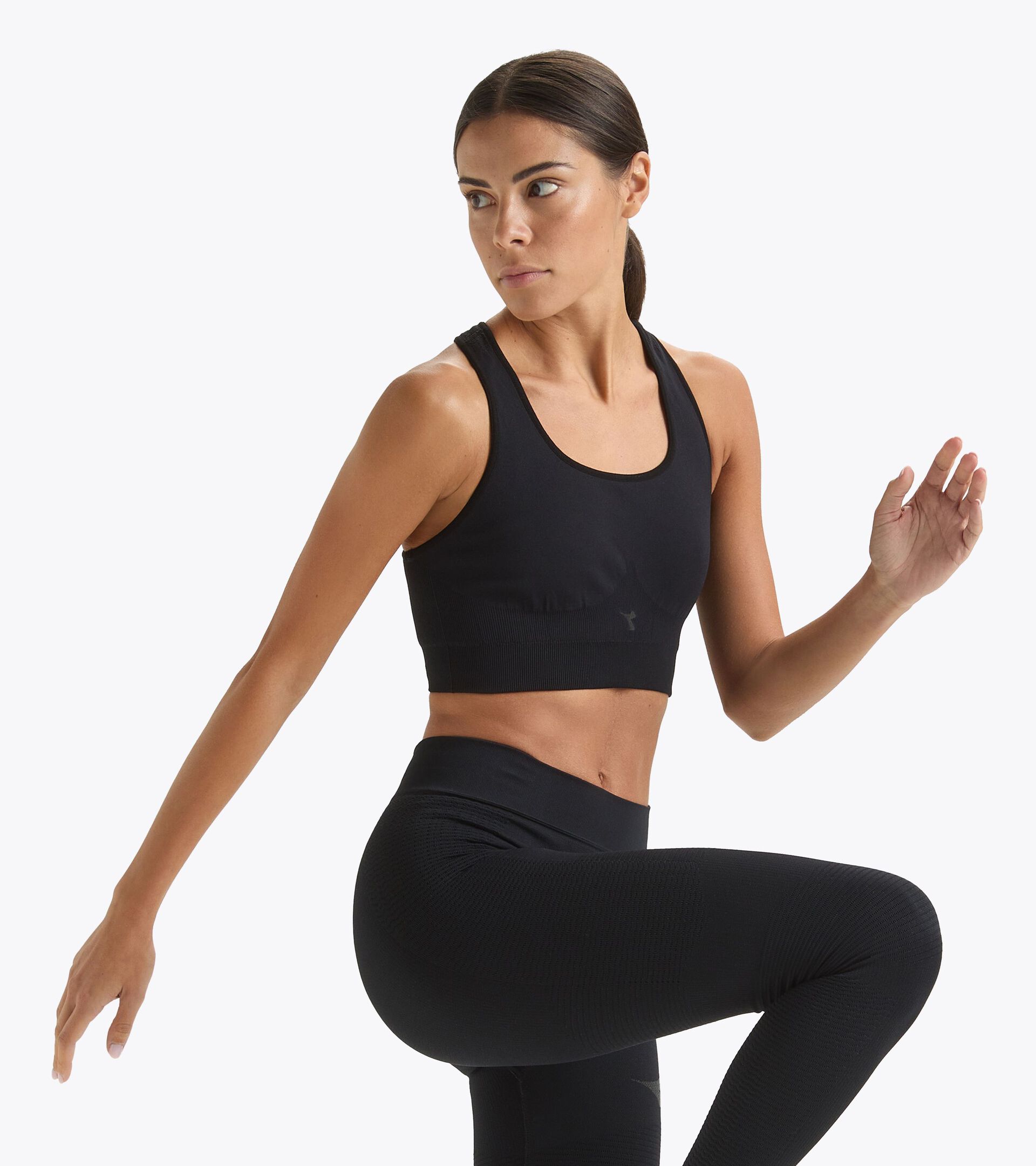 Sports bra - Women L. MEDIUM BRA ACT BLACK - Diadora
