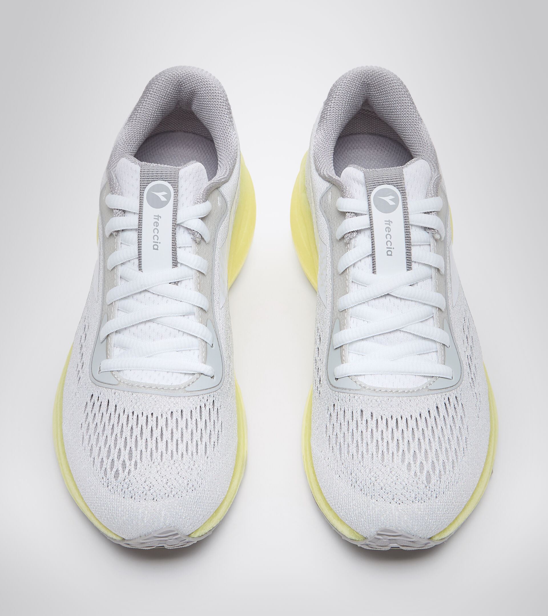 Zapatillas de running - Mujer FRECCIA W ARGENTO/BIANCO - Diadora