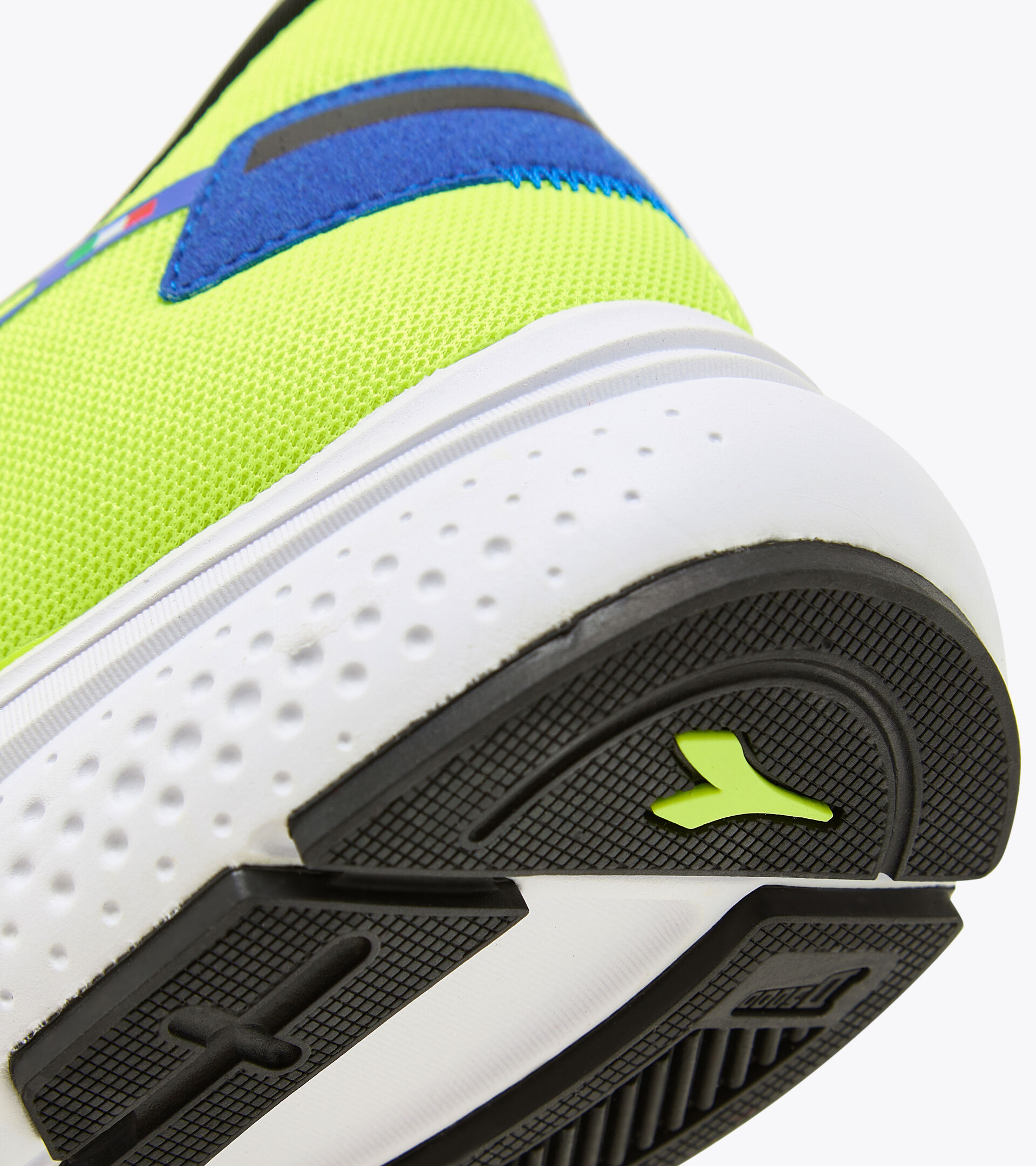 Running shoes - Men PASSO 2 YLLW FLUO DD/BLK/SURF THE WEB - Diadora