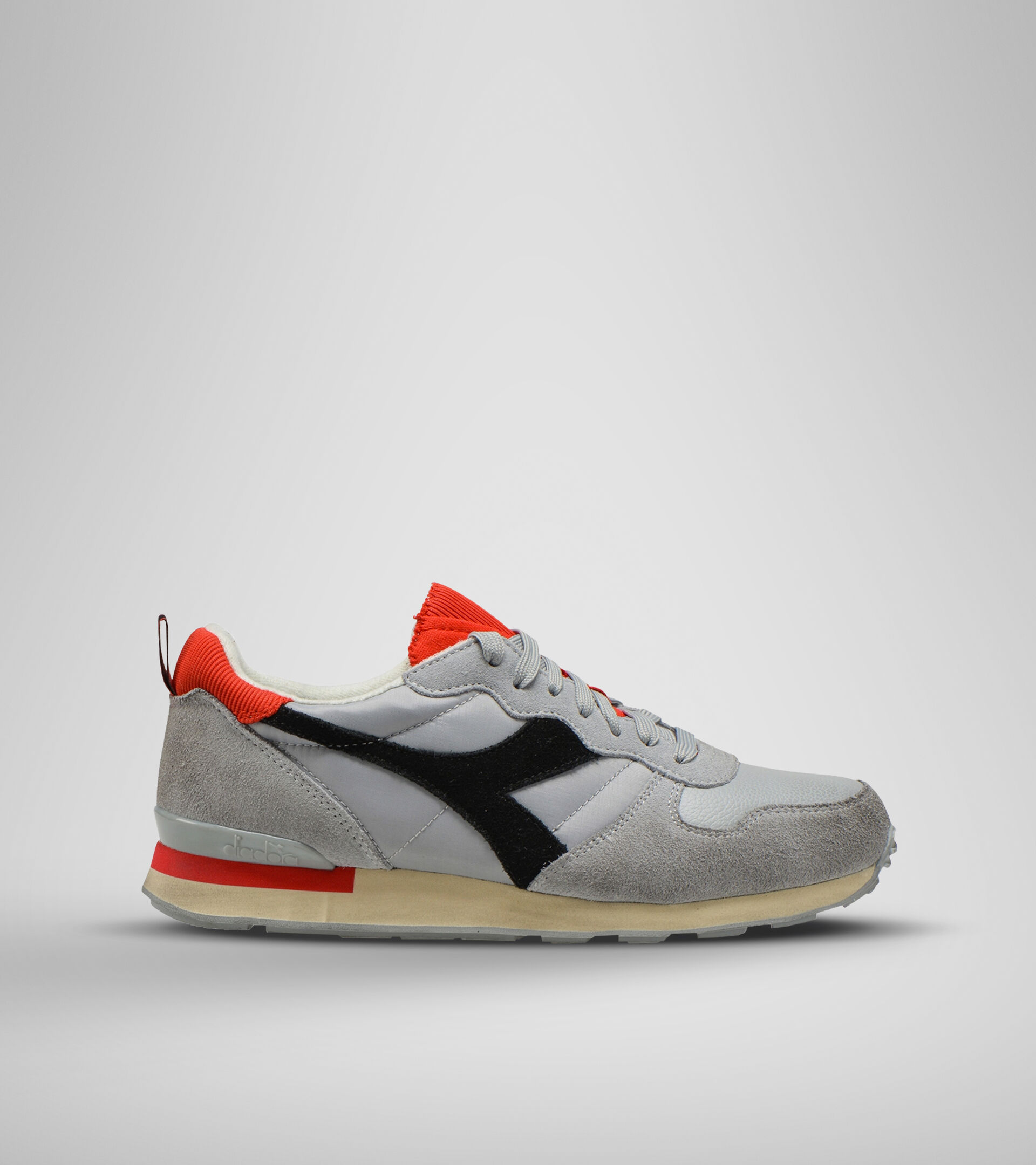 Footwear Sportswear UNISEX CAMARO ICONA EDIFICIOS ALTOS/NGR/RJO INTENS Diadora