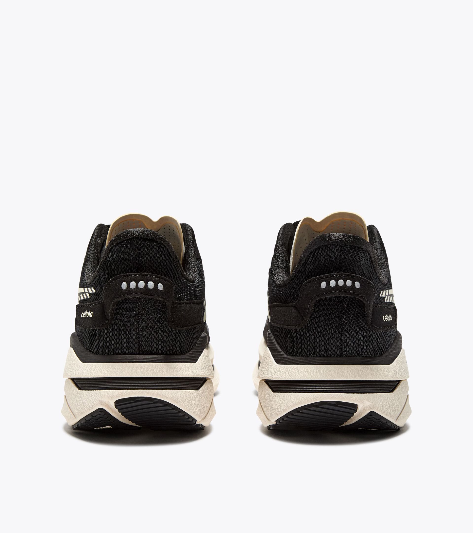 Running shoe - Comfort and stability - Women’s
CELLULA W BLACK/WHISPER WHITE - Diadora
