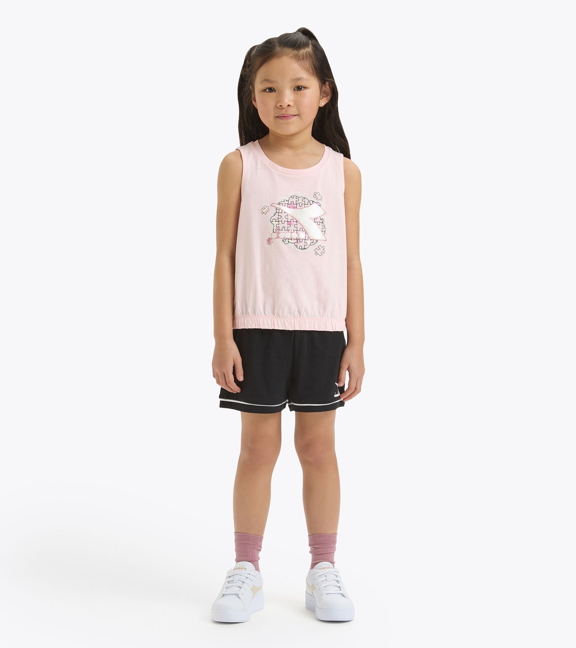 Sports set - Tank top and shorts - Girl
 JG. SET SS PUZZLES WILD ROSE (50207) - Diadora