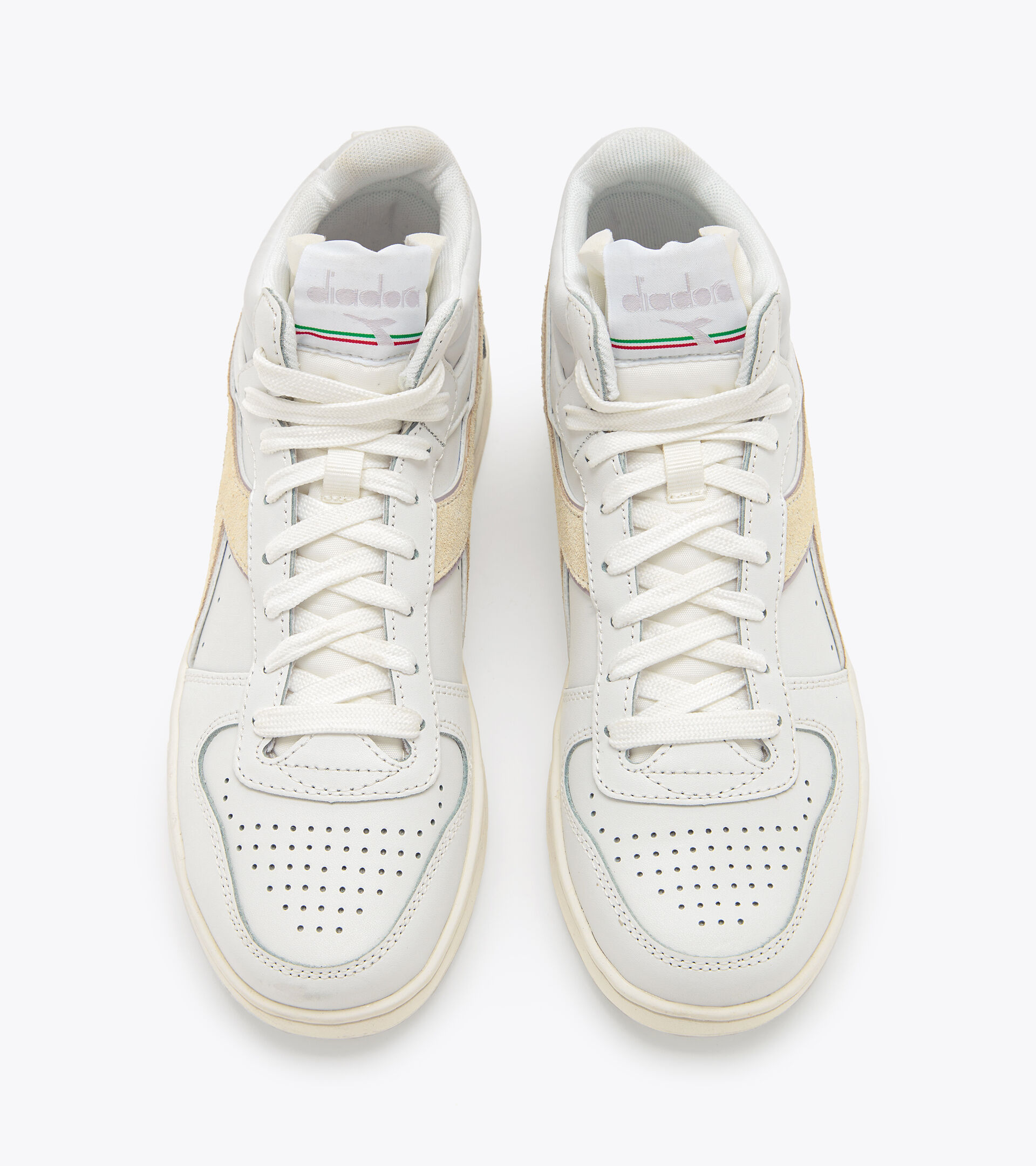 Sports shoes - Women
MAGIC BASKET DEMI LEATHER WN WHITE/LILAC MARBLE - Diadora