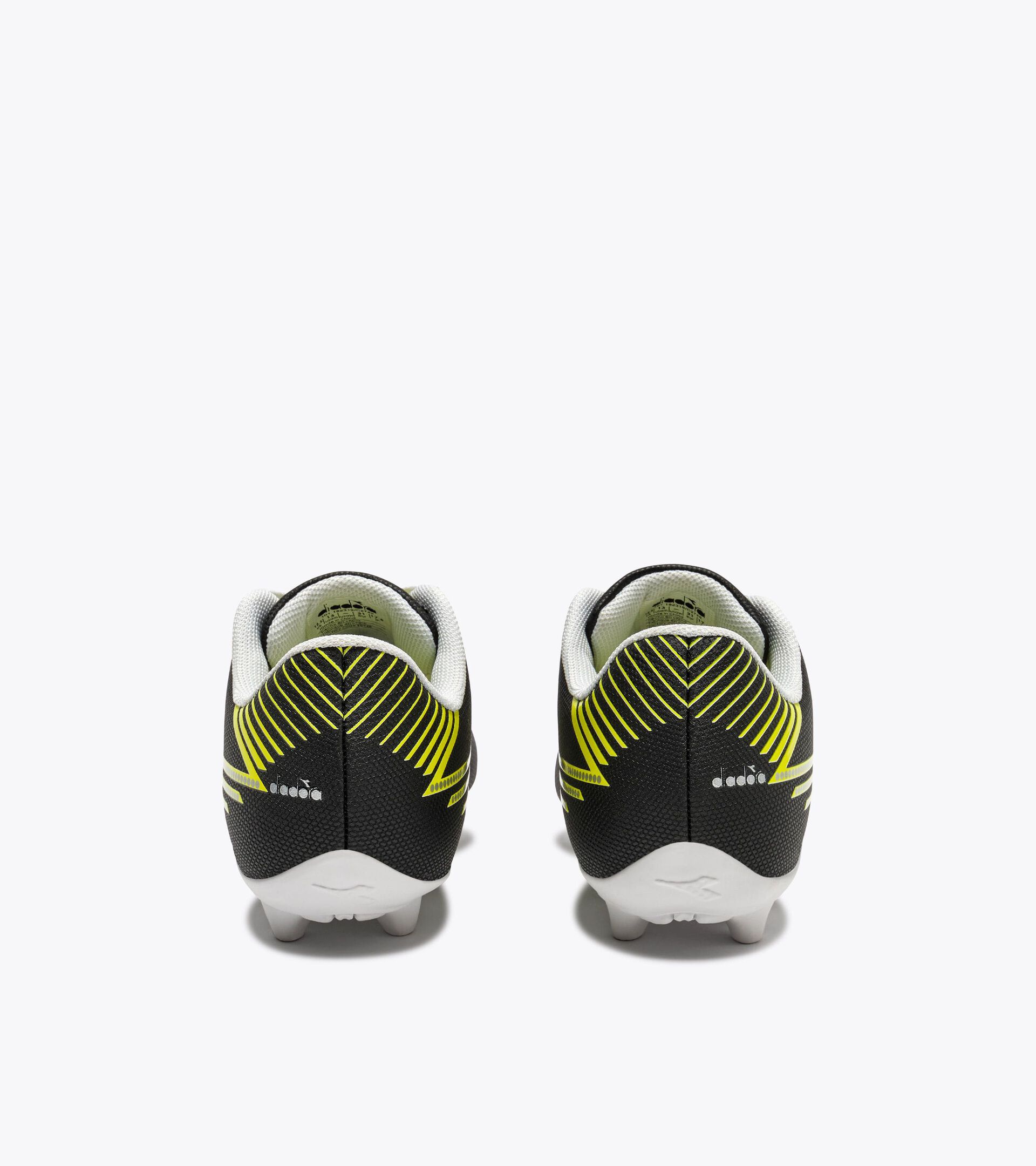 Calcio boots for hard grounds - Junior
 PICHICHI 8 MD JR BLACK/YELLOW FL DD/SILVER DD - Diadora