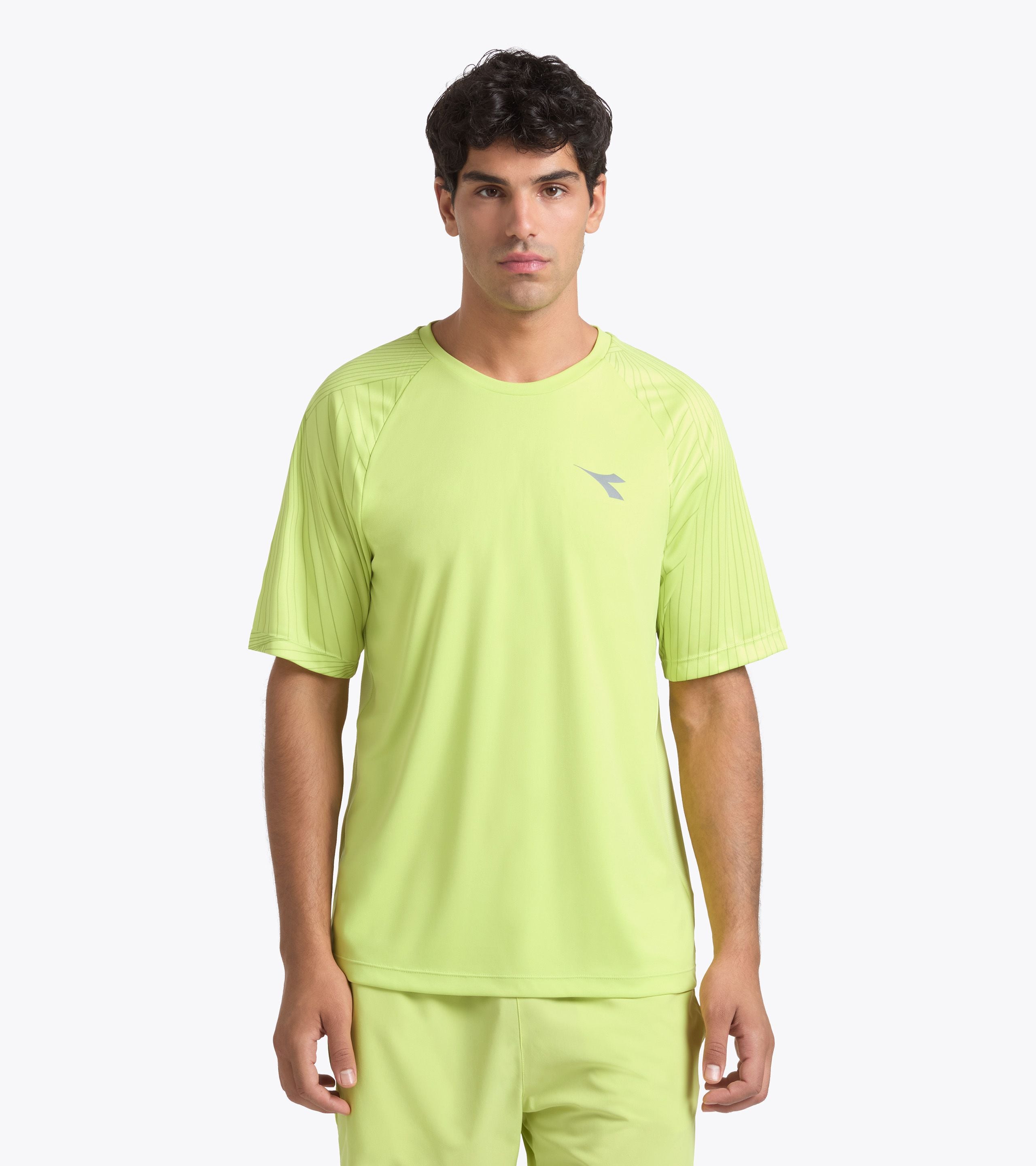 T-Shirts and Tank Tops for Men & Women - Diadora Online Shop