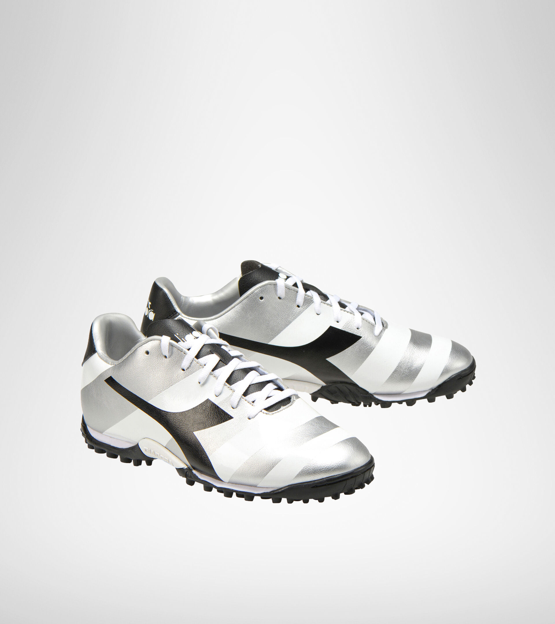 Hard ground and artificial turf football boot RAPTOR R TF WHITE/BLACK/SILVER DD - Diadora