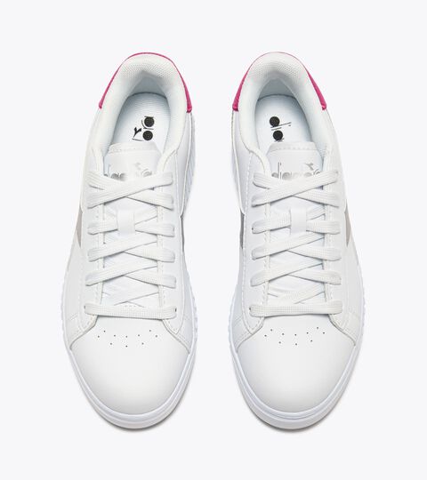 GAME STEP METAL GS, WHITE/FESTIVAL FUCHSIA/SILVER Sports shoe - 8 to 16 years old - All-gender
GAME STEP METAL GS WHITE/FESTIVAL FUCHSIA/SILVER - Diadora