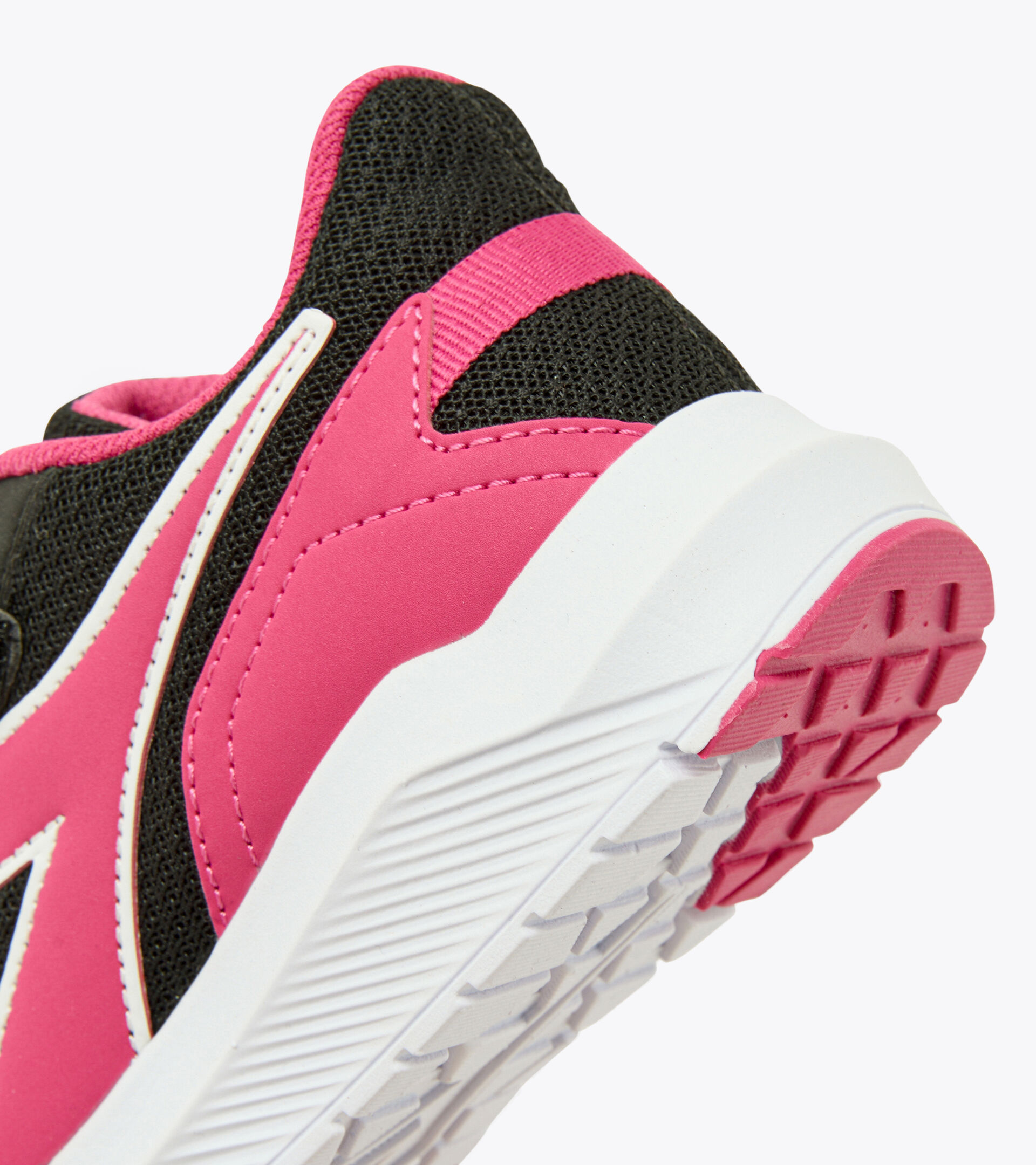 Junior running shoes - Unisex FALCON 3 JR V BLACK/PINK YARROW - Diadora
