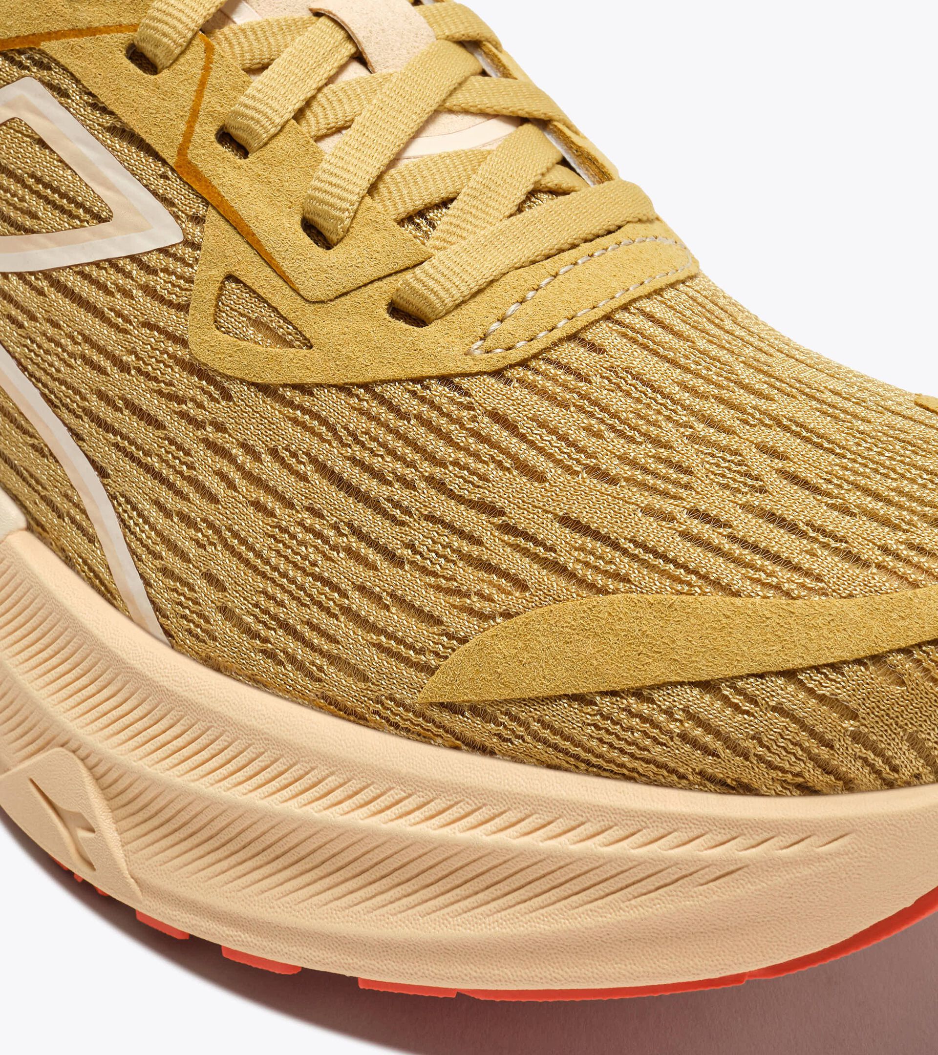 Running shoe - Comfort and stability - Women&rsquo;s NUCLEO 2 W RATTAN BUTTERCREAM - Diadora