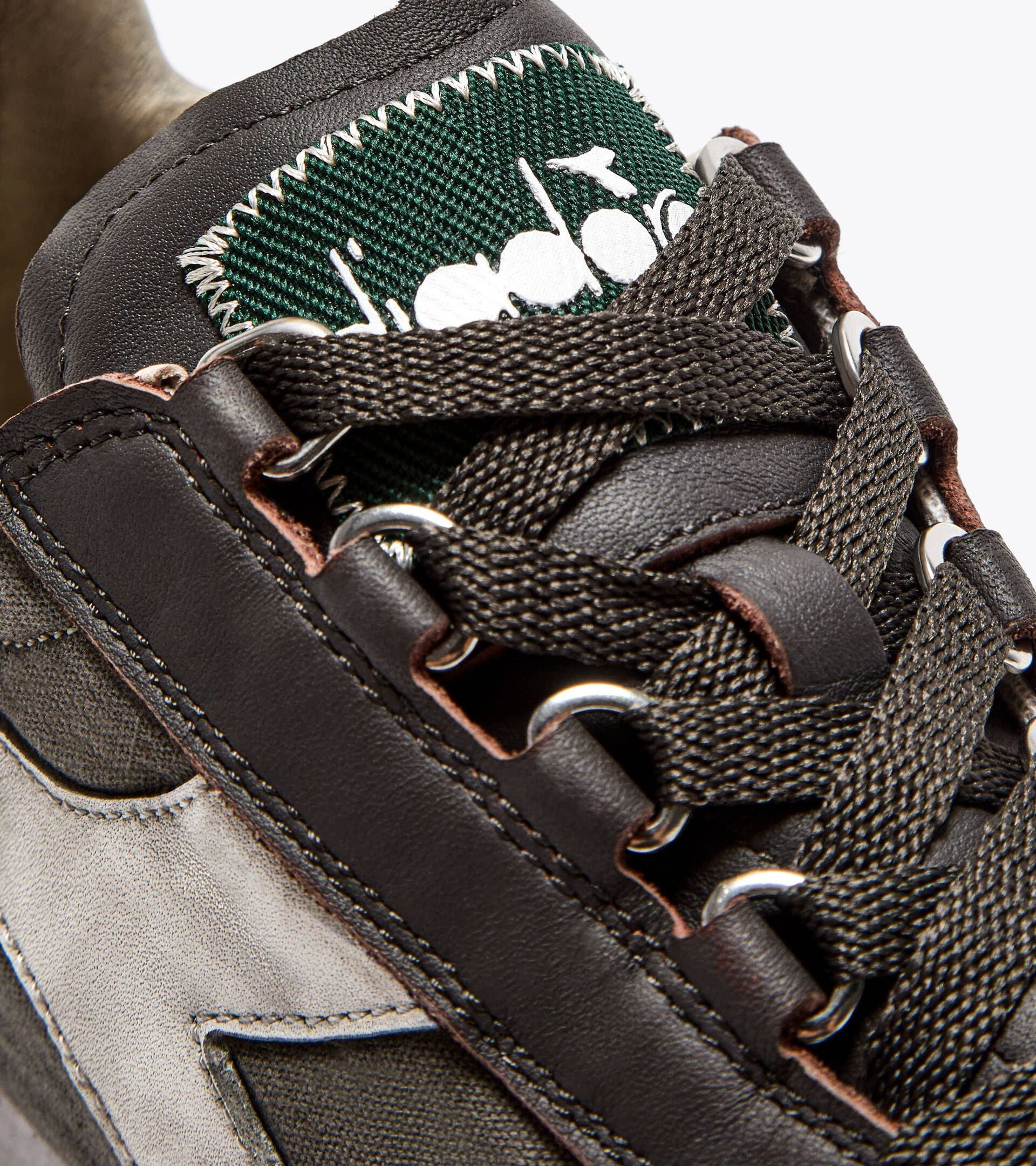 Low-profile Heritage sneaker - All-gender EQUIPE DIRTY SW EVO BEIGE SESAME - Diadora