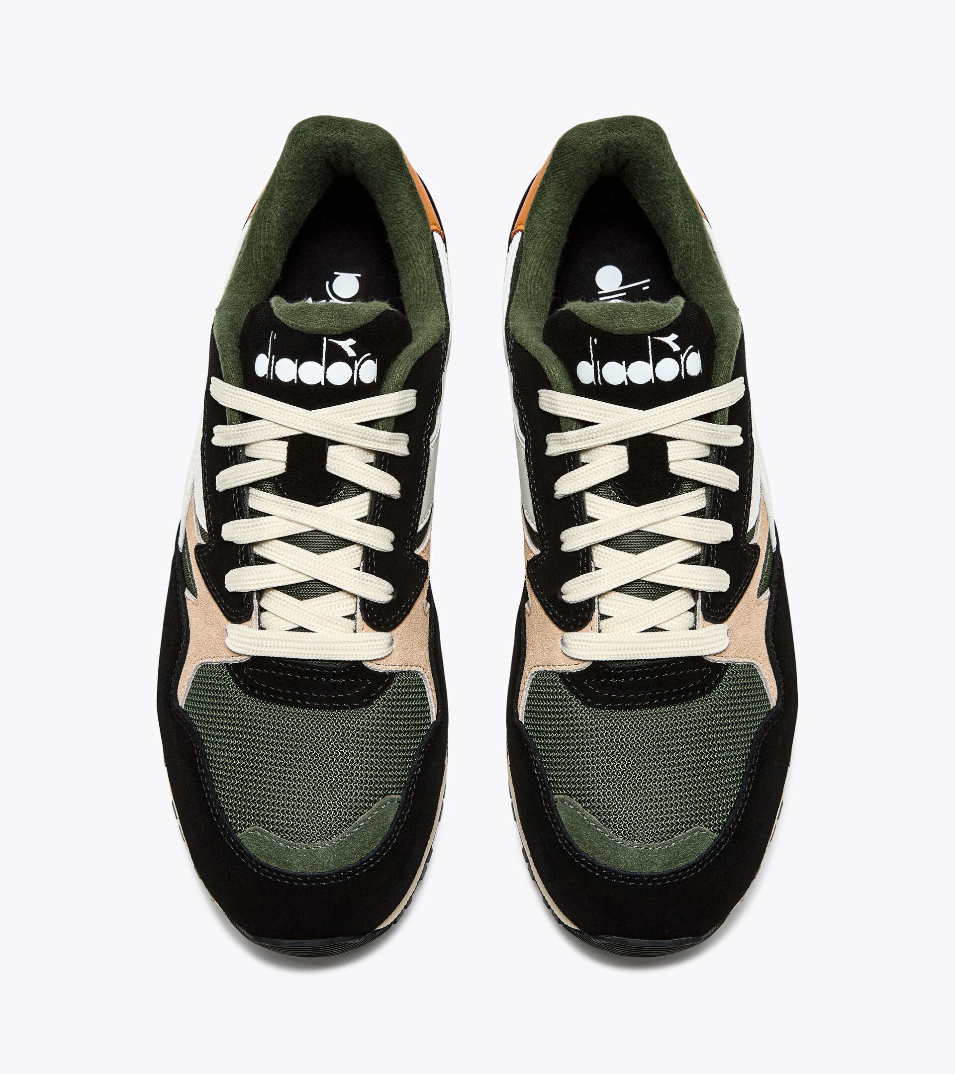 Sporty sneakers - All-Gender N902 KOMBU GREEN/BLACK - Diadora