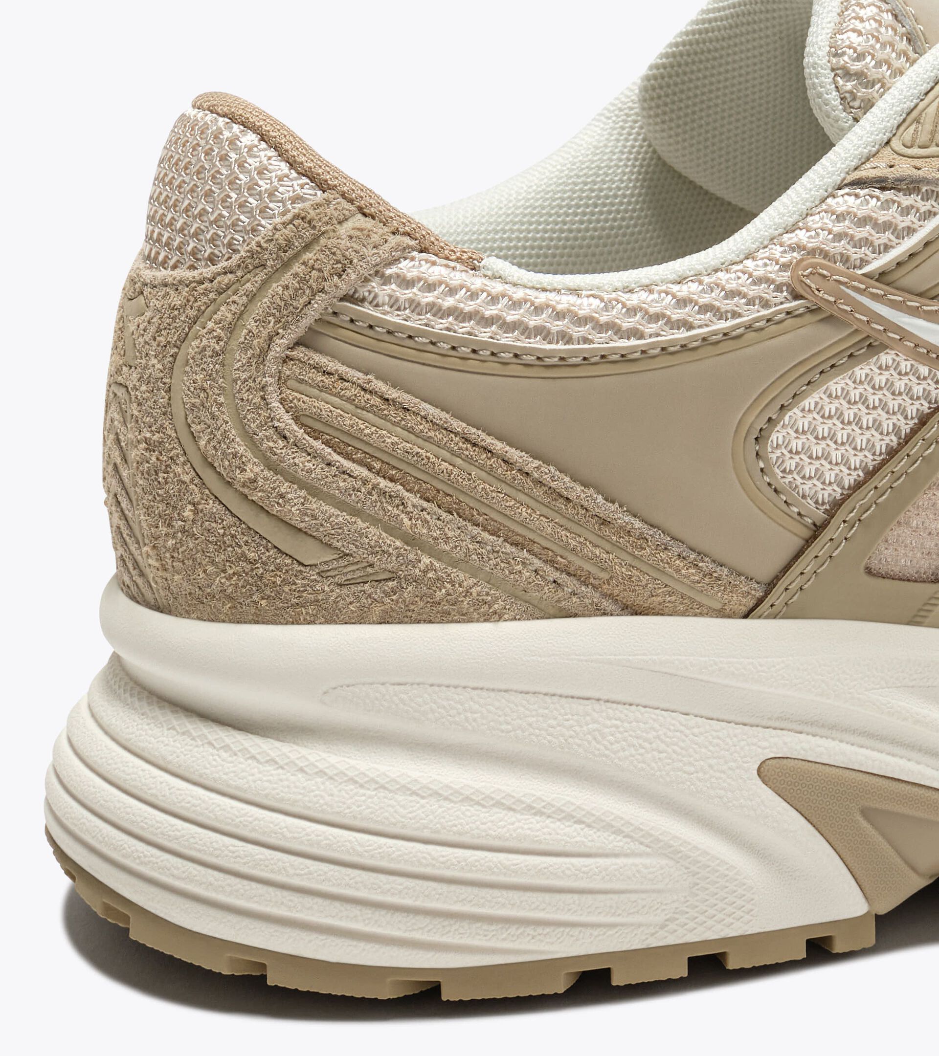Sports sneakers - All-Gender MYTHOS STAR PISTACHIO SHELL /SAFARI - Diadora