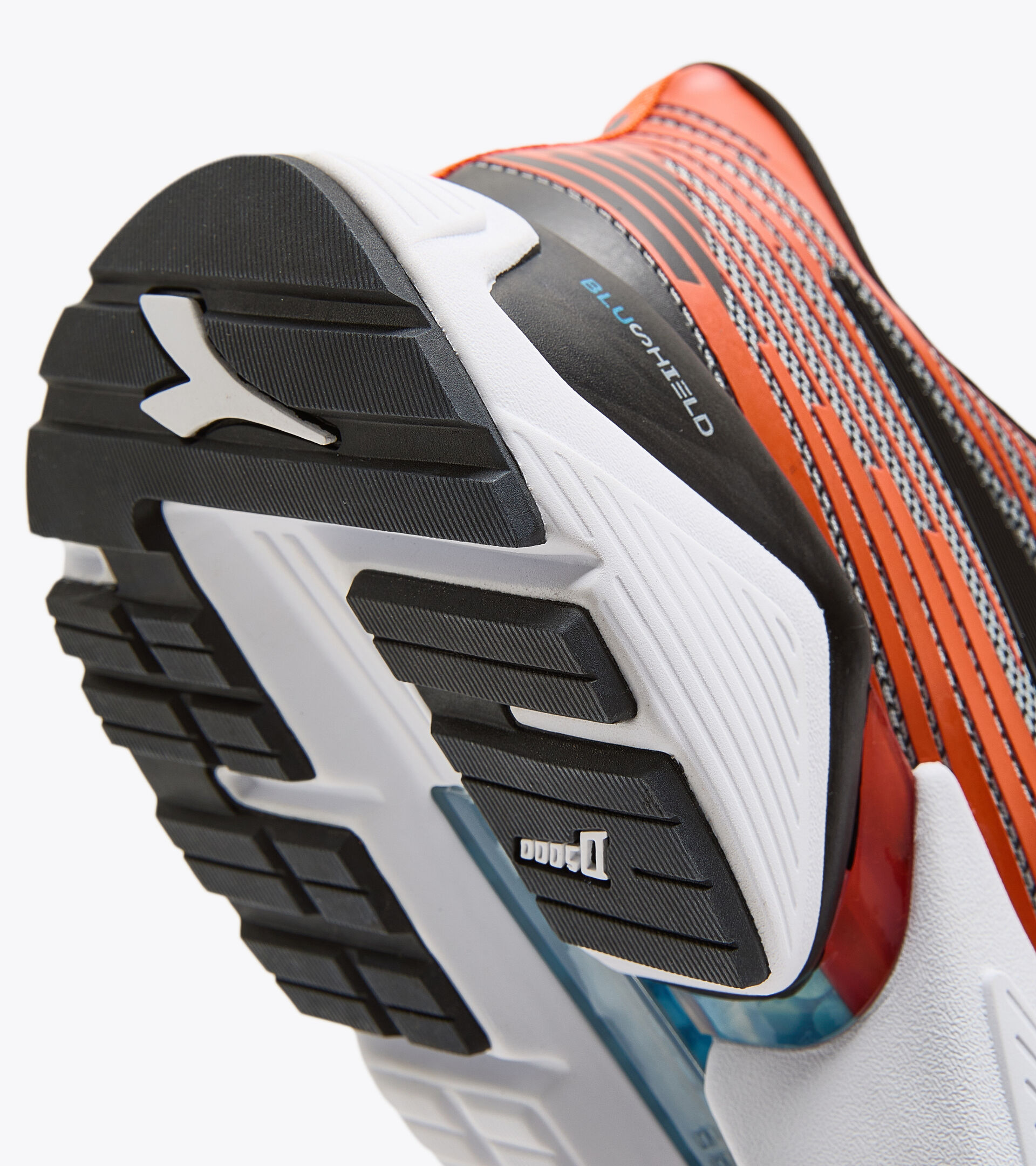 Running shoes - Men MYTHOS BLUSHIELD VIGORE SILVER DD/BLACK/MANDARIN RED - Diadora