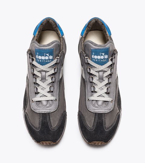 EQUIPE H DIRTY STONE WASH EVO, WINTER SKY GREY Heritage shoe - Gender Neutral EQUIPE H DIRTY STONE WASH EVO WINTER SKY GREY - Diadora