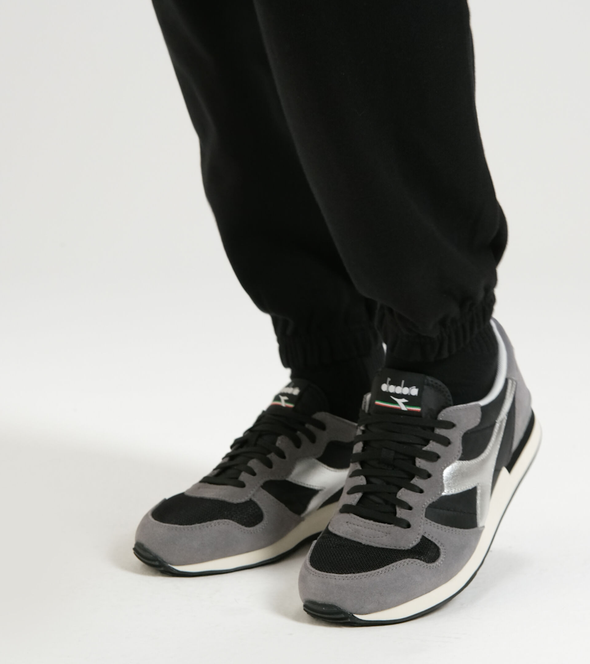 Sports shoe - Unisex CAMARO METAL BLACK - Diadora