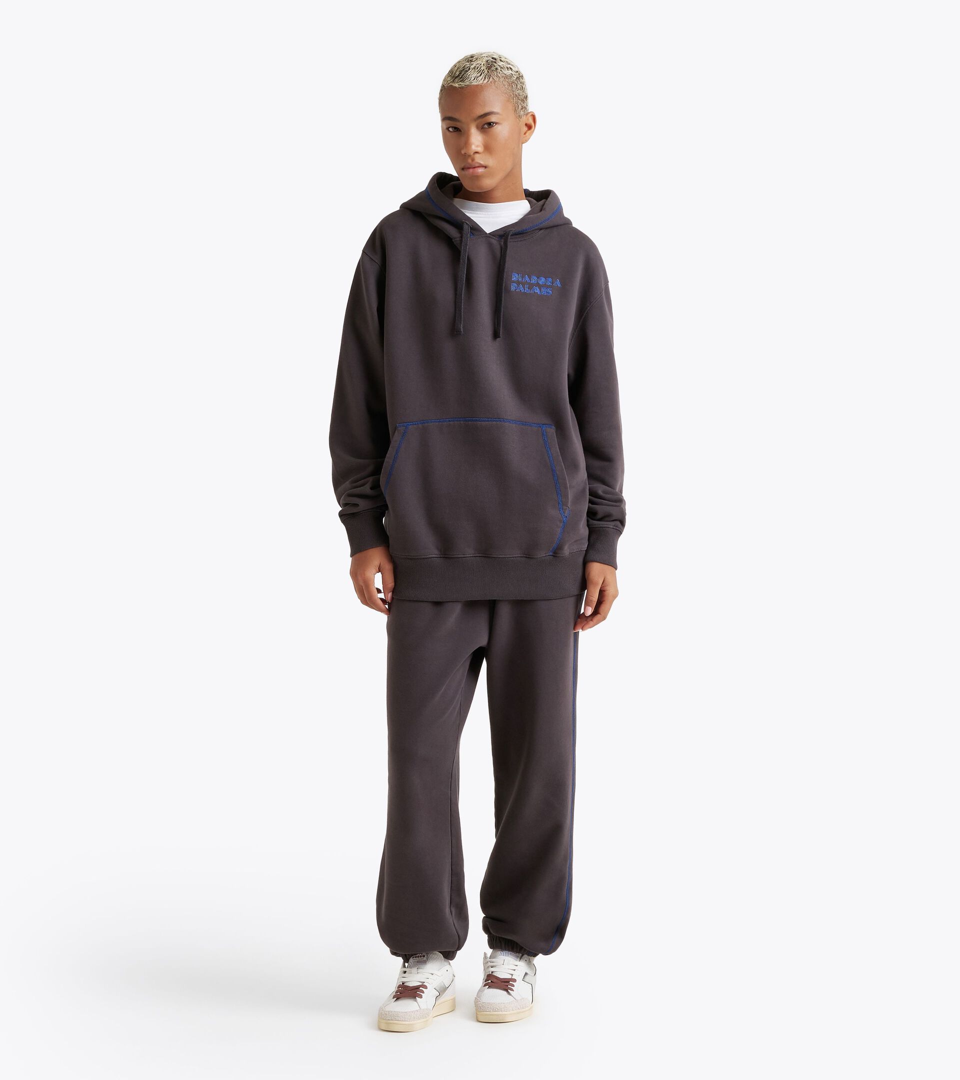 Sudadera Legacy - Made in Italy - Para todos los géneros HOODIE LEGACY OSTRA NEGRA - Diadora