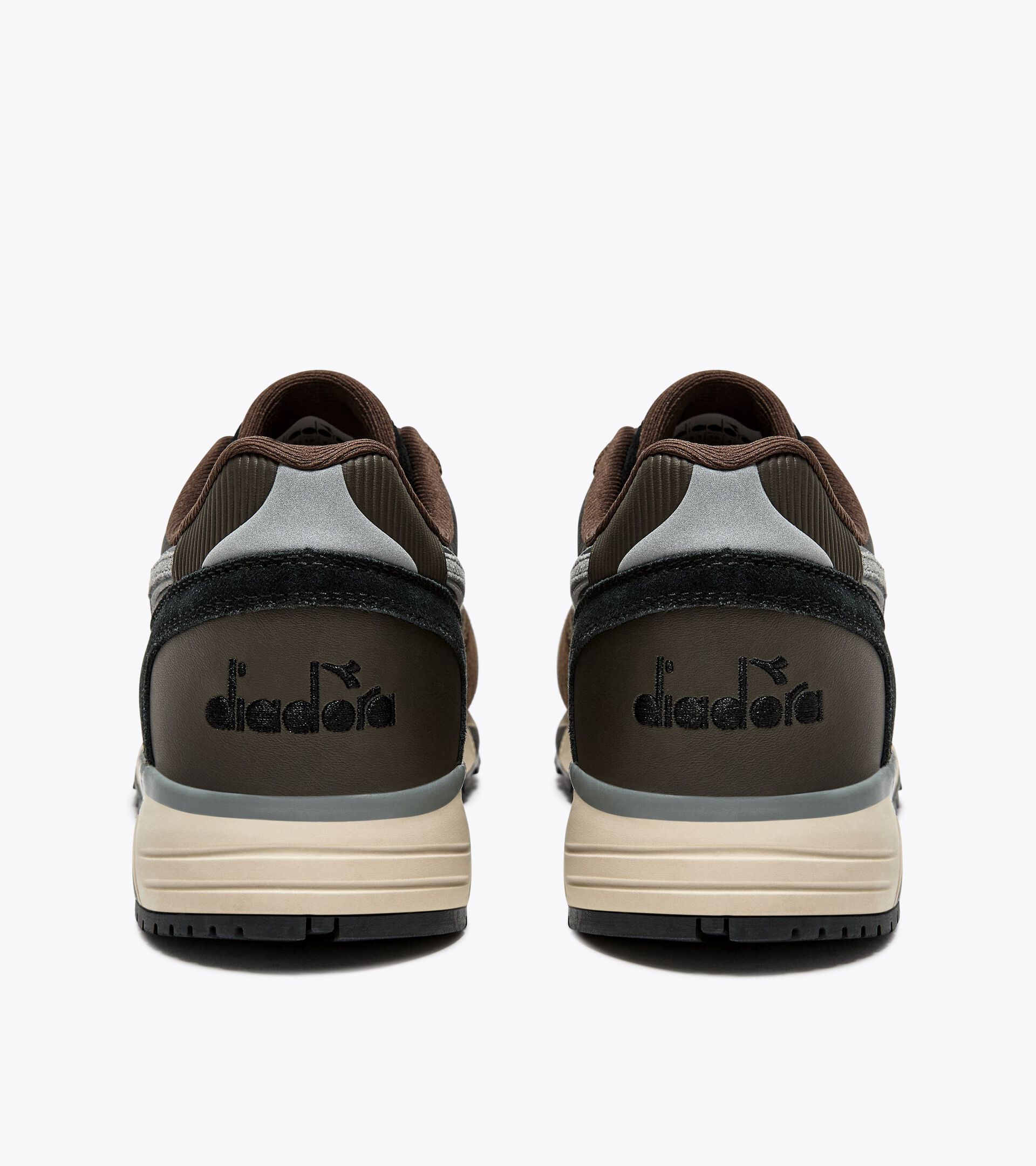 Sneaker - Uomo


 N9002 POLAR MARRONE SCURO - Diadora