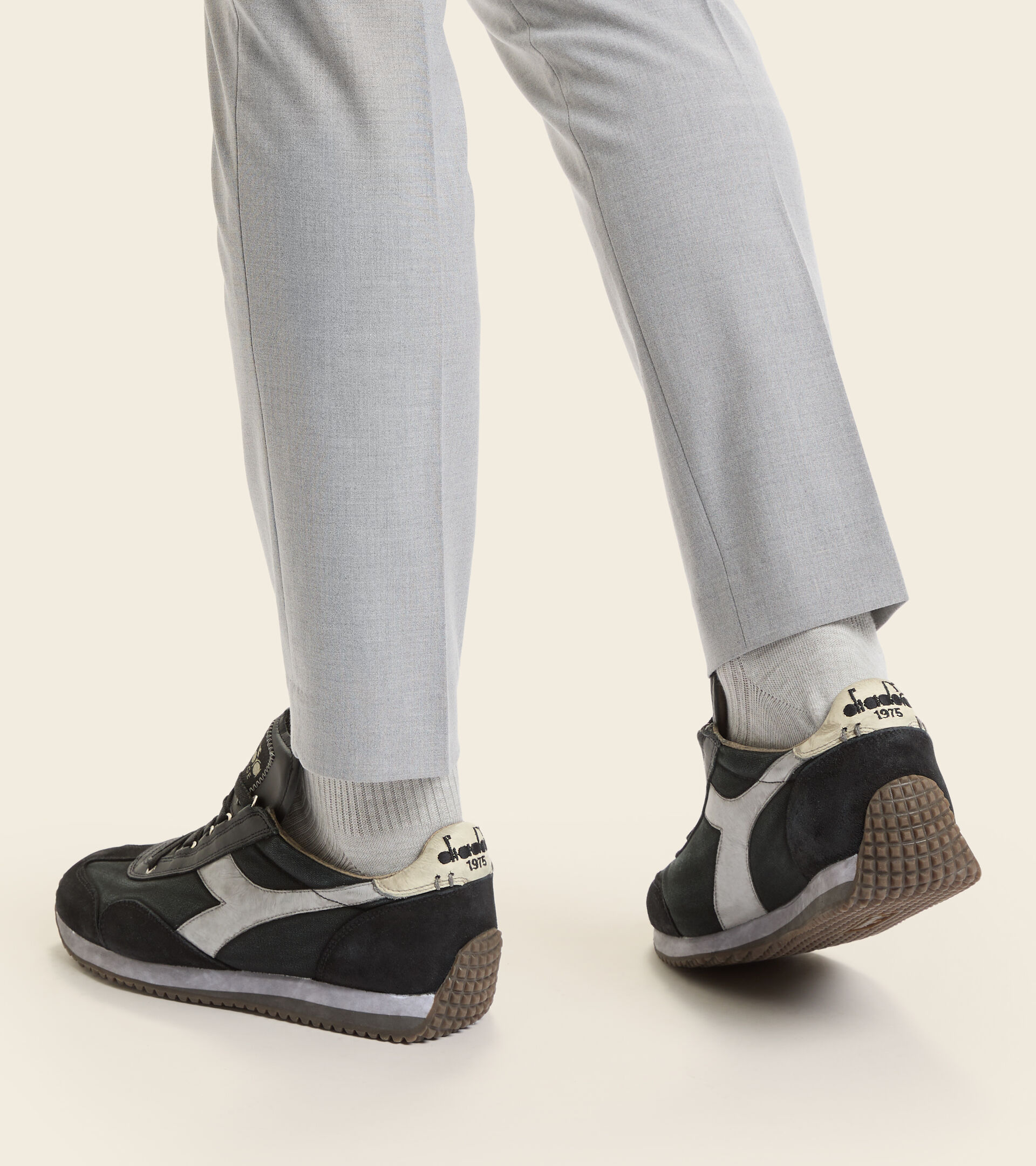 Heritage shoe - Unisex EQUIPE H DIRTY STONE WASH EVO BLACK/GREY ALASKA - Diadora