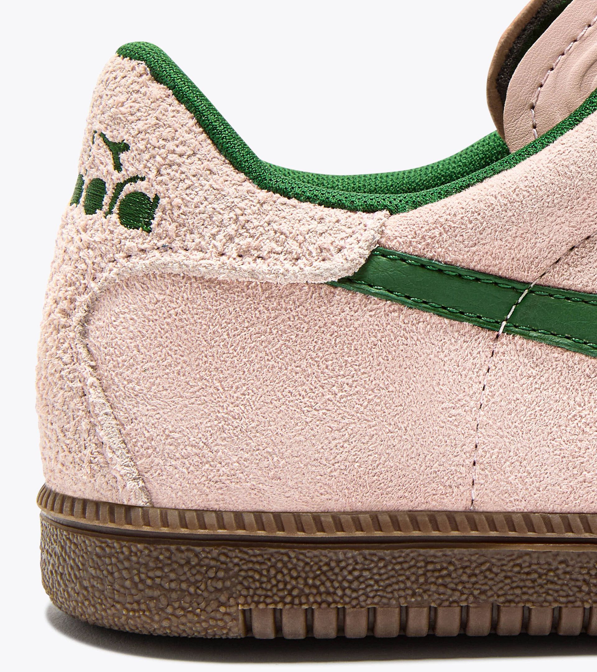 Sneakers - All-Gender TRAINER HAIRY PINK SAND (50034) - Diadora