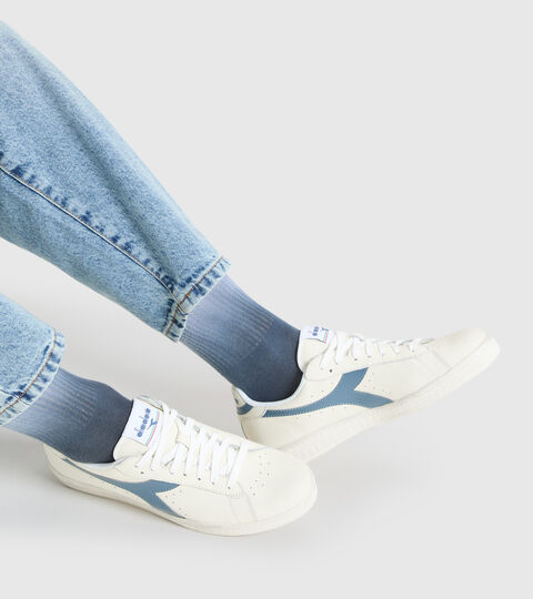 GAME L LOW WAXED, WHITE/BLUE MIRAGE Sporty sneakers - Unisex GAME L LOW WAXED WHITE/BLUE MIRAGE - Diadora