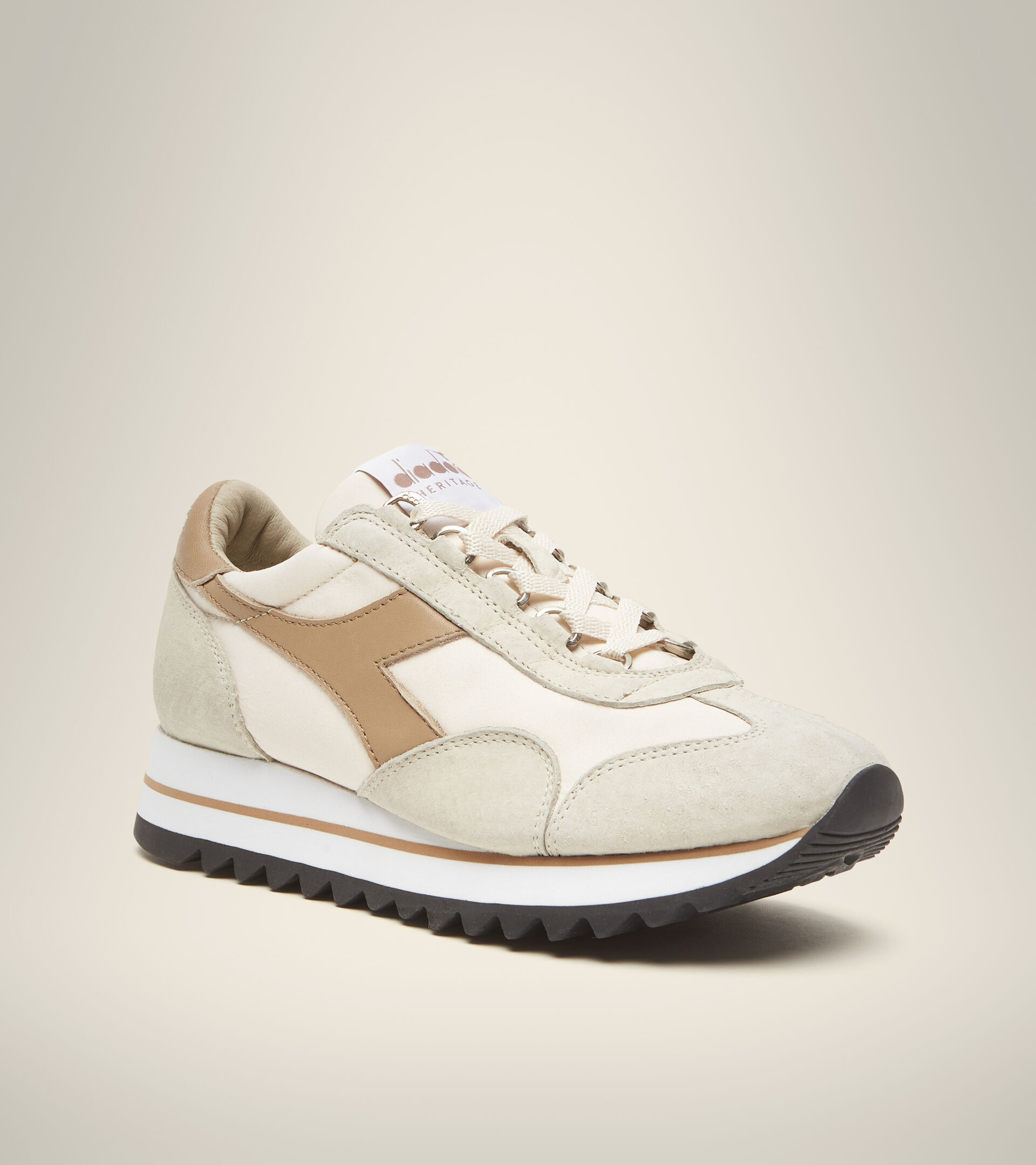 Heritage shoe - Women EQUIPE SUEDE SW EVO WN EGG WHITE - Diadora