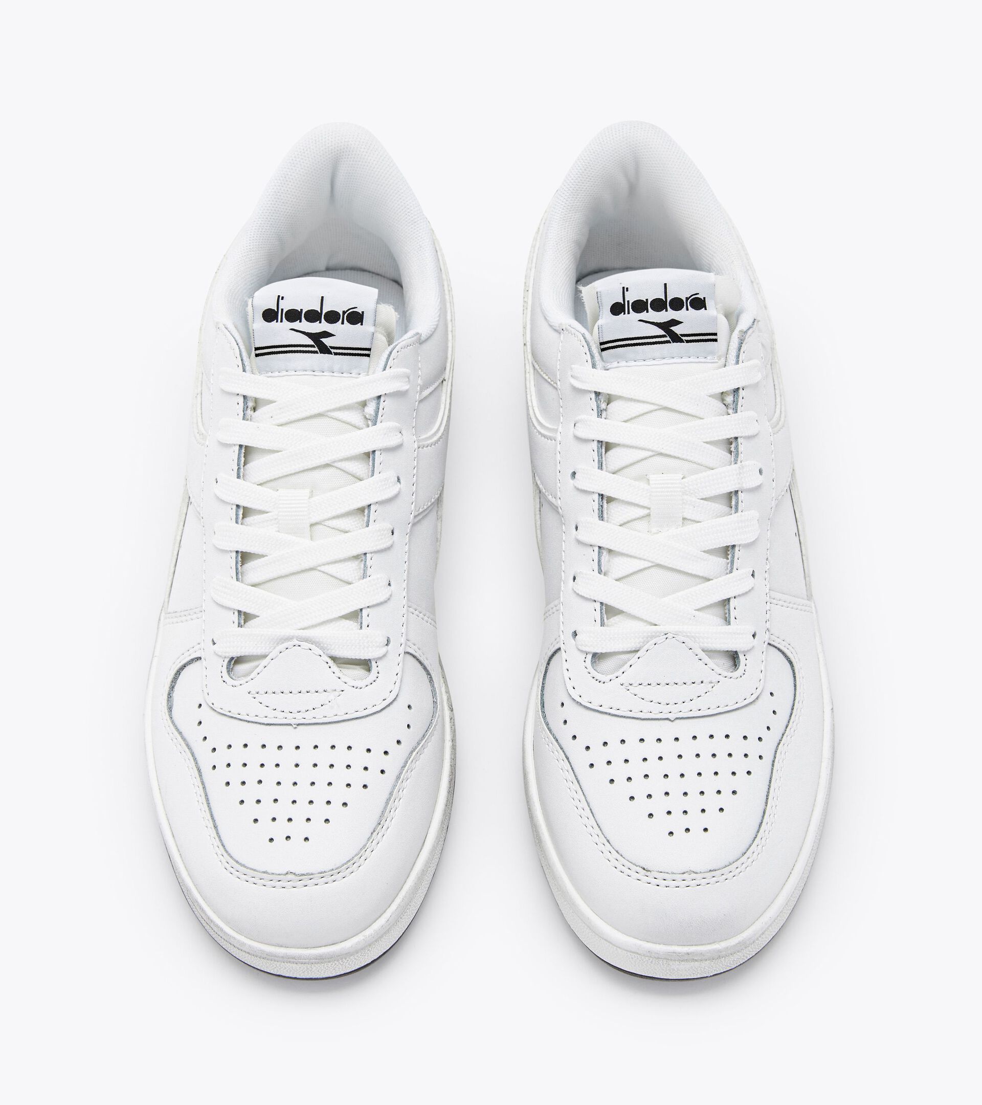 Sporty sneakers - Unisex MAGIC BASKET LOW ICONA WHITE/WHITE/WHITE - Diadora