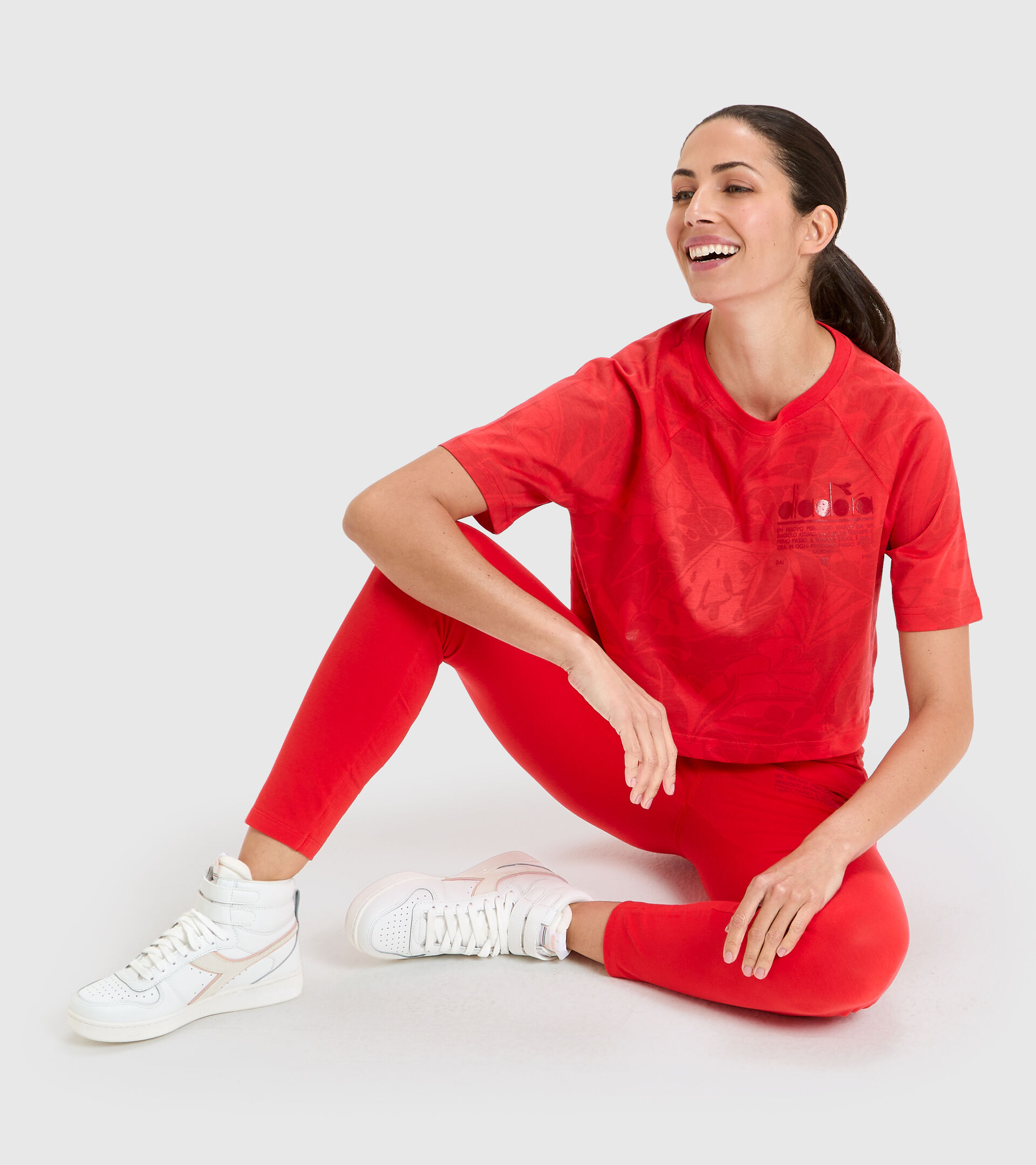 Cotton T-shirt - Women L. T-SHIRT SS CROP MANIFESTO POPPY RED - Diadora