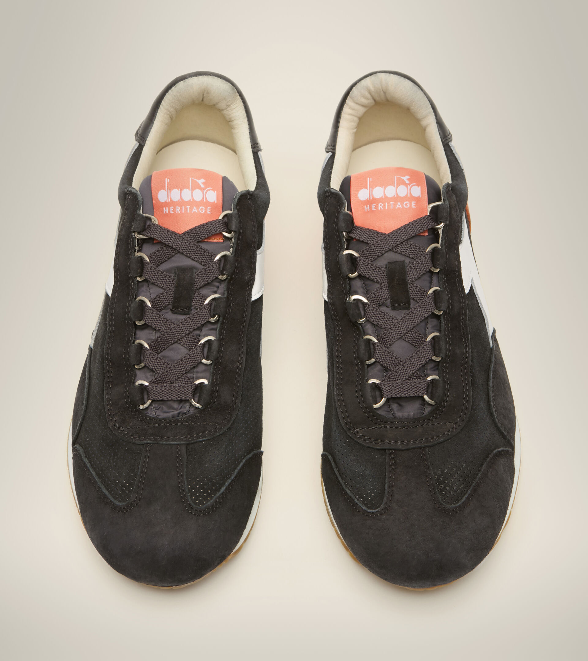 Heritage shoe - Unisex EQUIPE SUEDE SW BLACK PHANTOM - Diadora