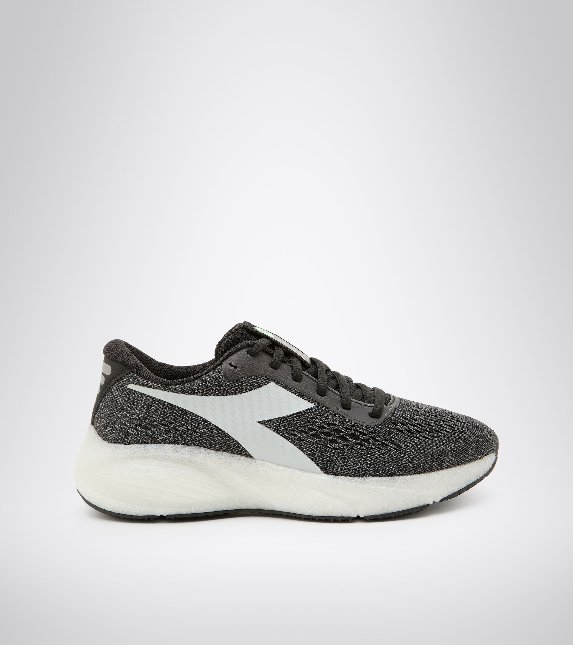 Running shoes - Women FRECCIA W BLACK /WHITE - Diadora